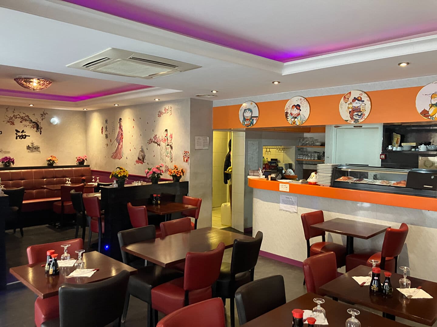 Local commercial — PARIS — photo 1