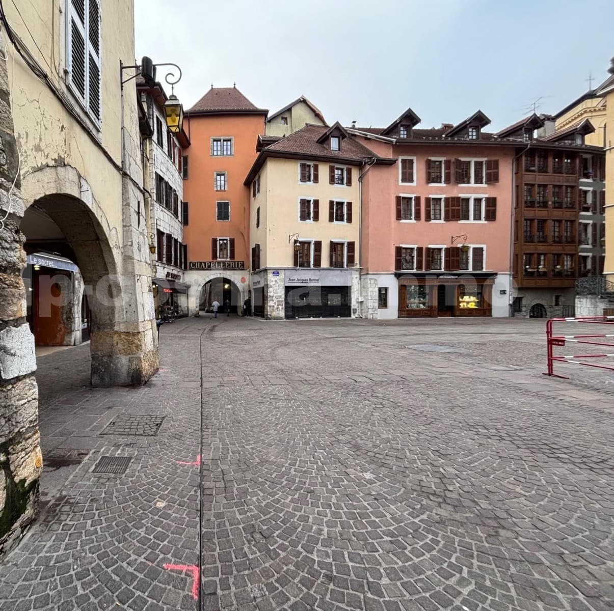 Local commercial 28 m² — ANNECY — photo 1
