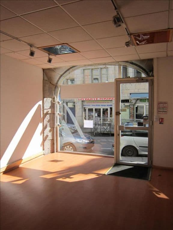 Local commercial 52 m² — BESANCON — photo 1