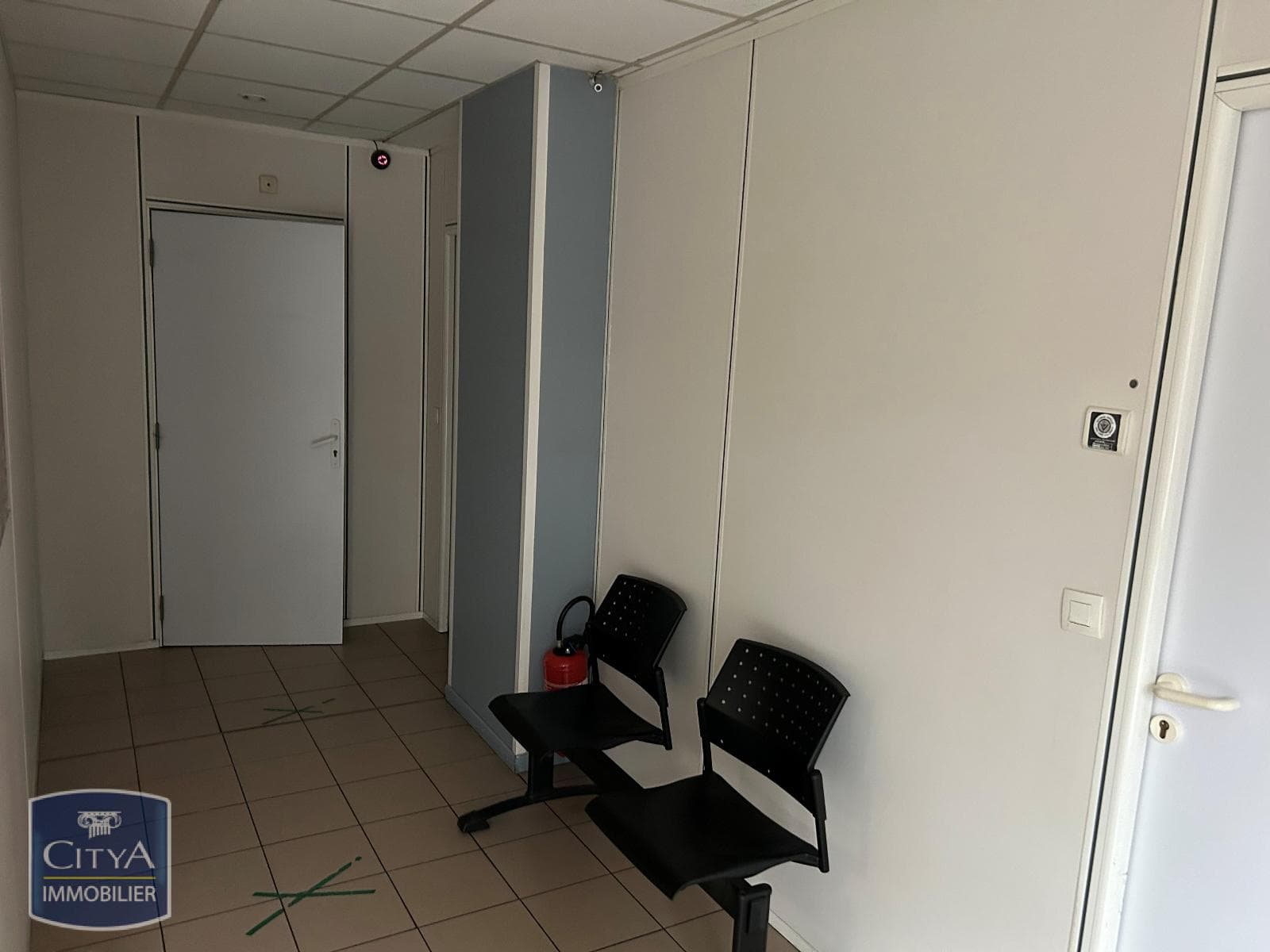 Local commercial · 130 m² · Achat des murs — photo 3