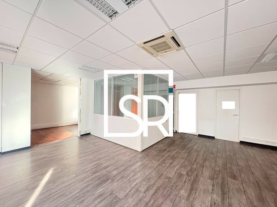 Local commercial · 94 m² · Location — photo 3