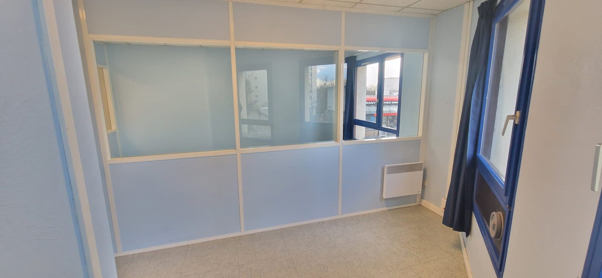 Local commercial · 56 m² · Location — photo 1