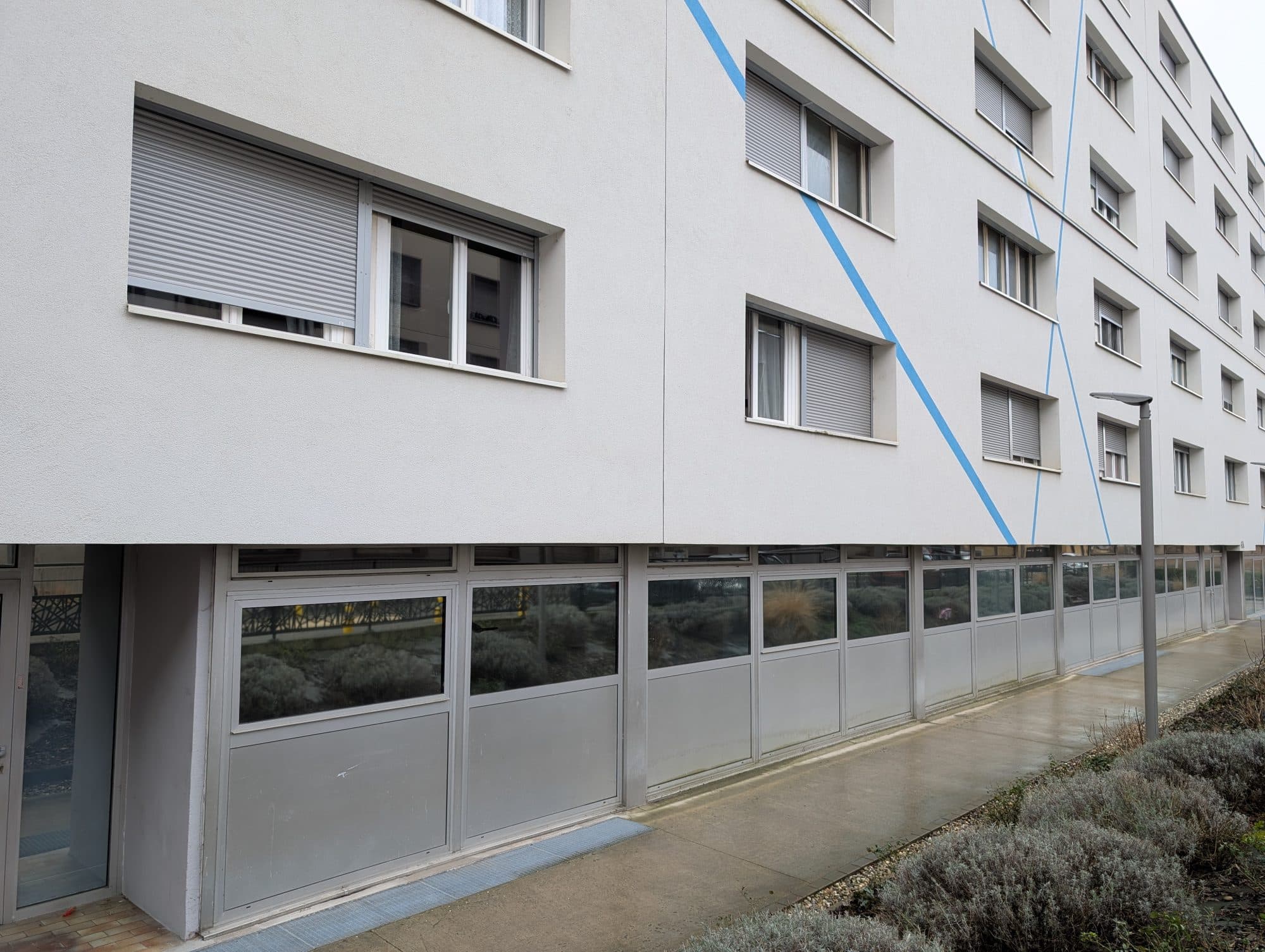 Local commercial 76 m² — STRASBOURG — photo 1