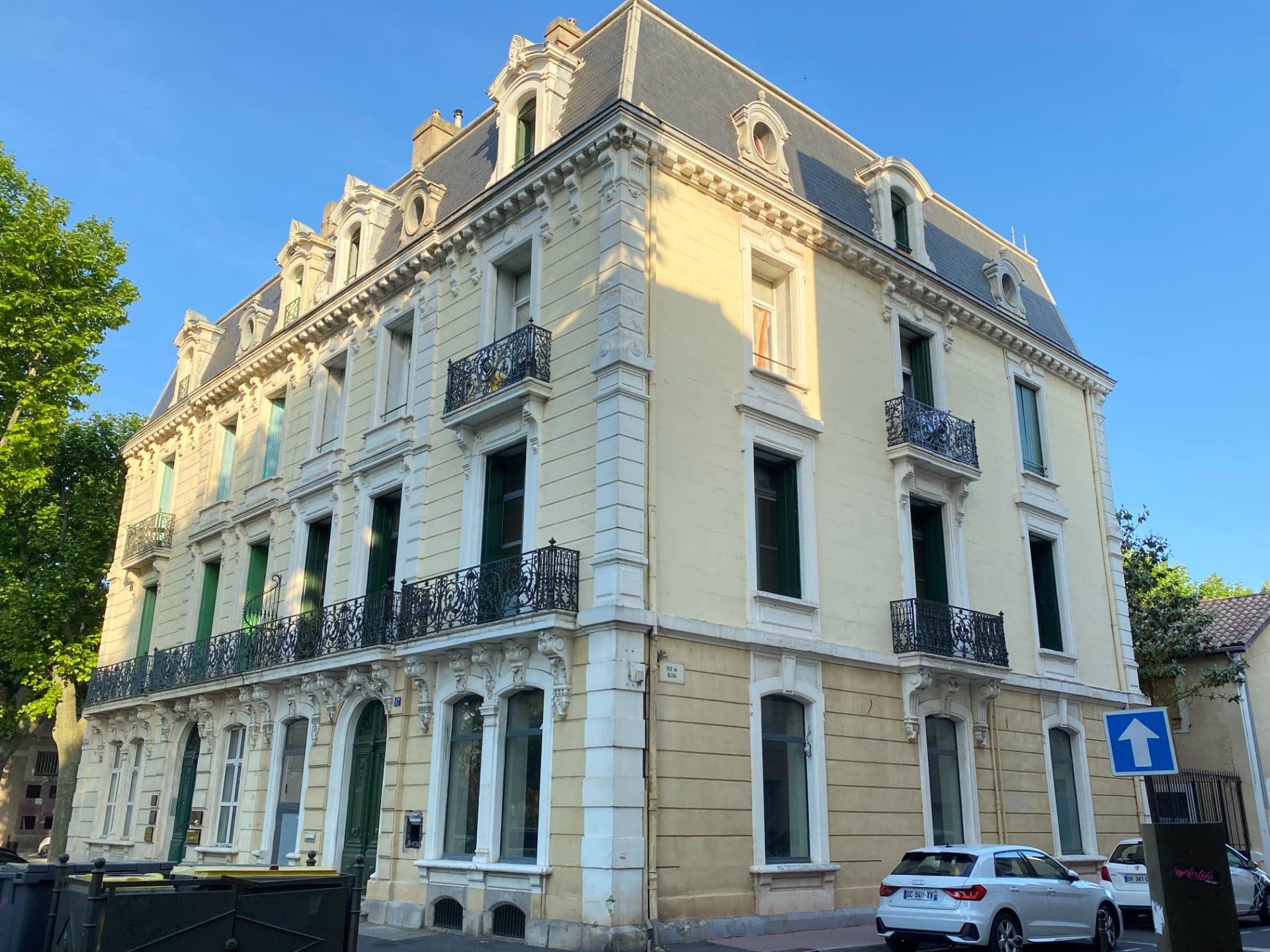 Local commercial · 300 m² · Location — photo 1