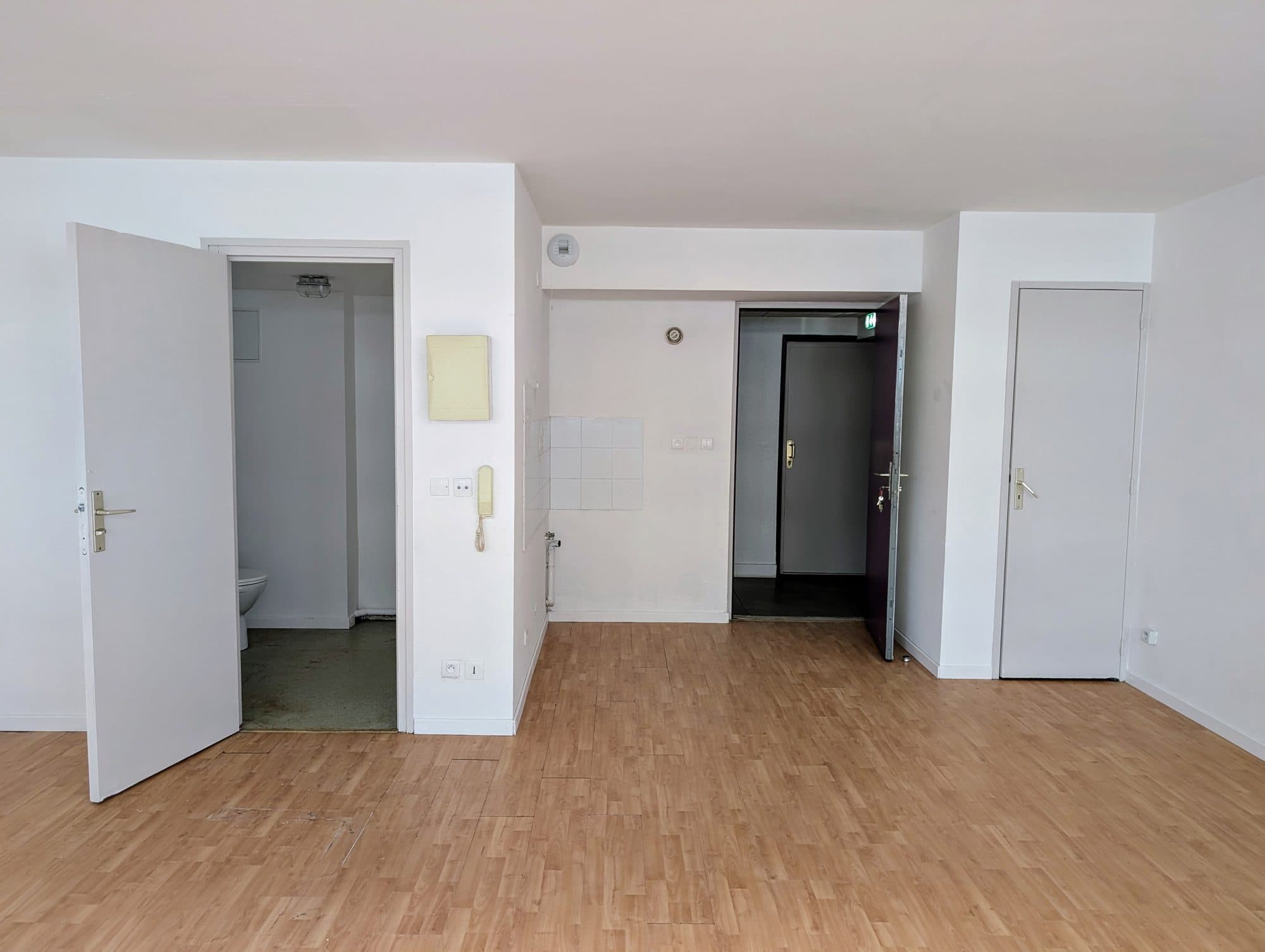Local commercial · 76 m² · Location — photo 2