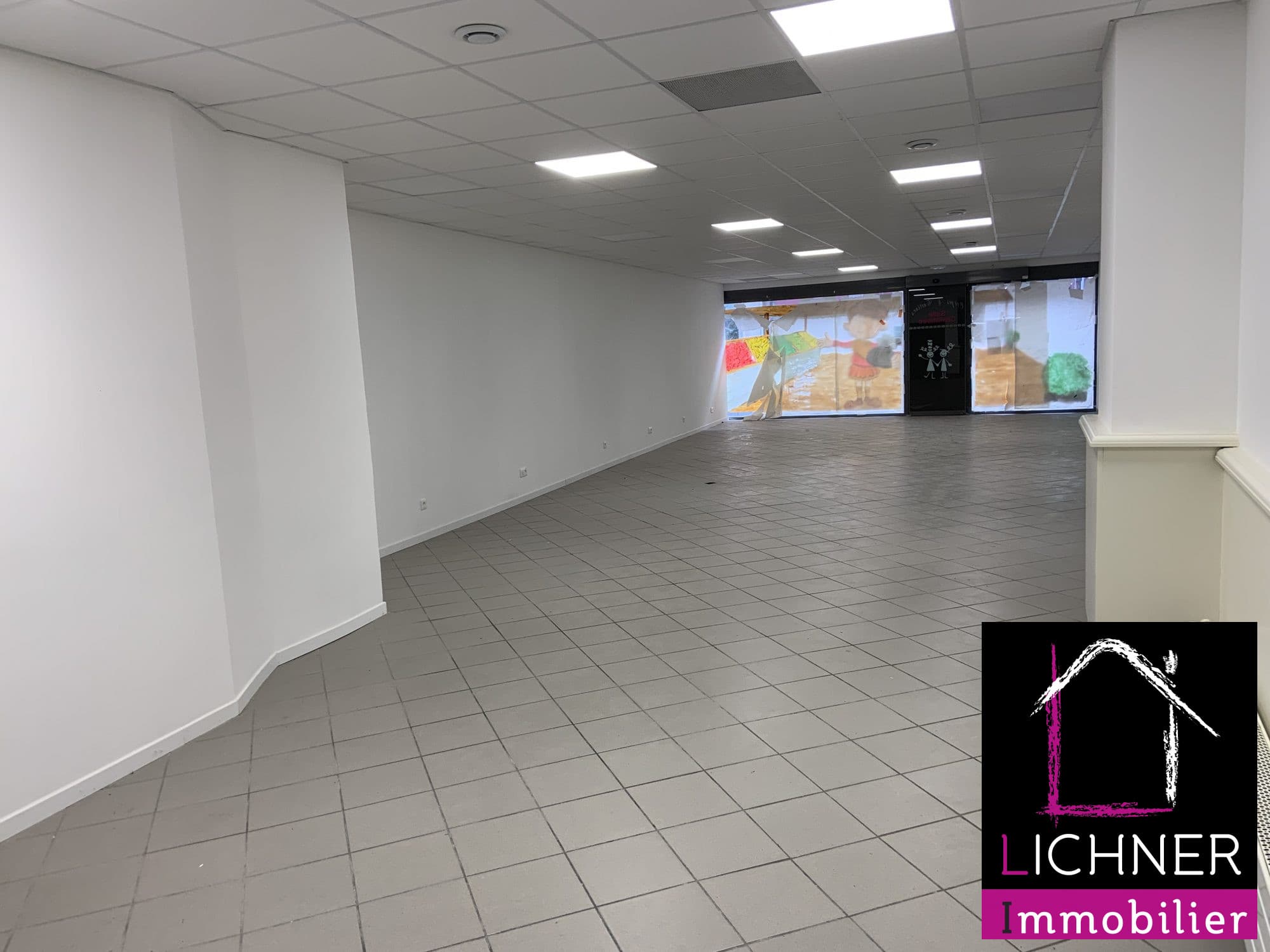 Local commercial · 153 m² · Location — photo 2