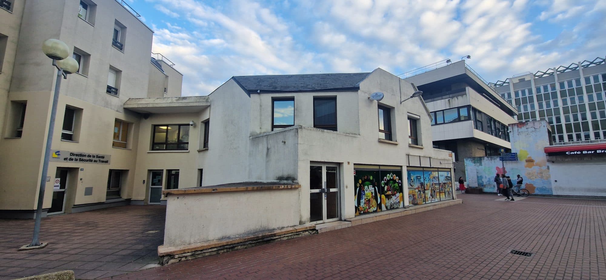 Local commercial · 56 m² · Location — photo 2
