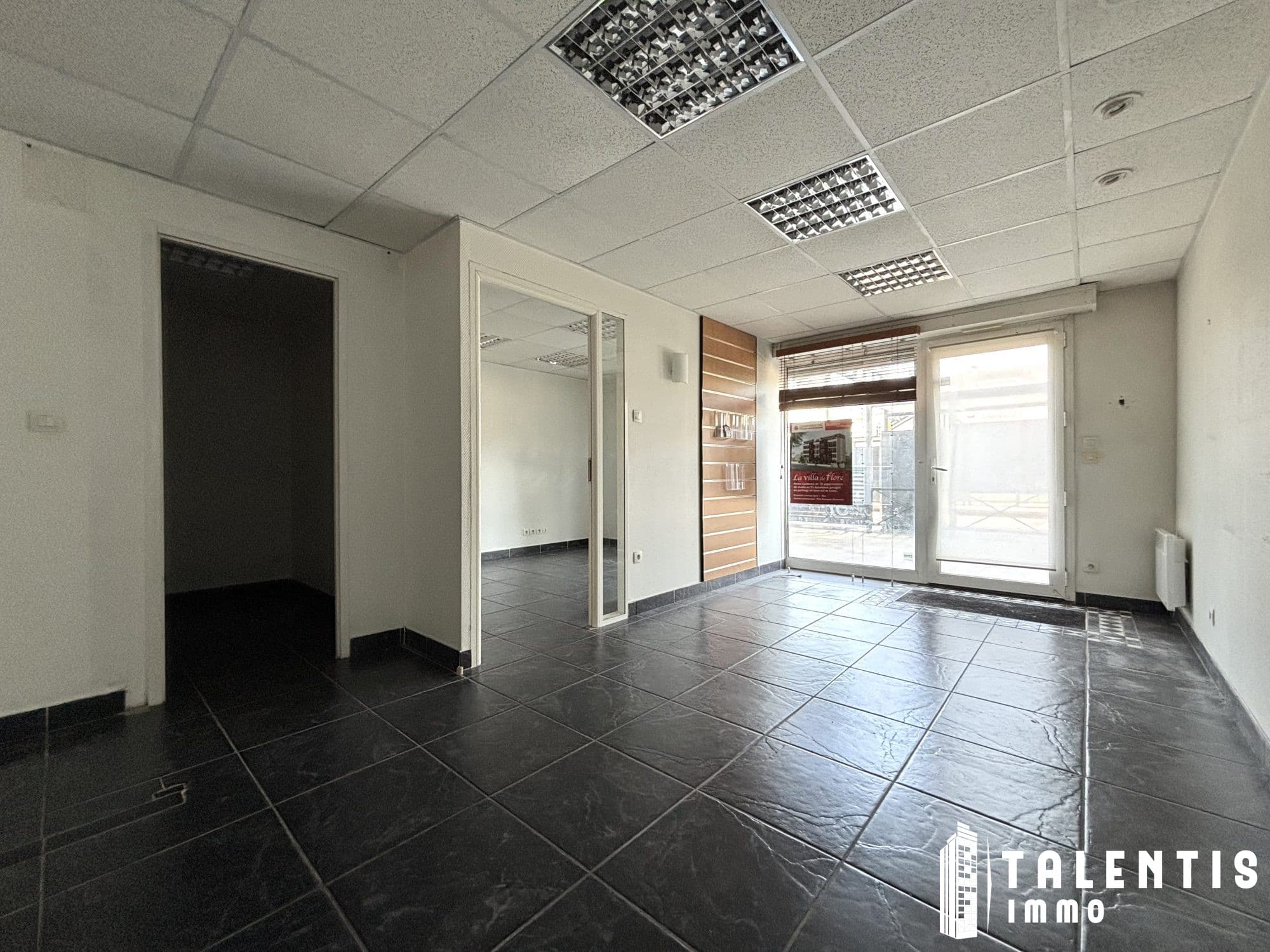 Local commercial · 60 m² · Achat des murs — photo 2