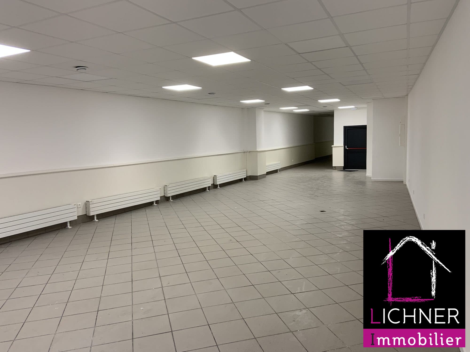 Local commercial · 153 m² · Location — photo 3