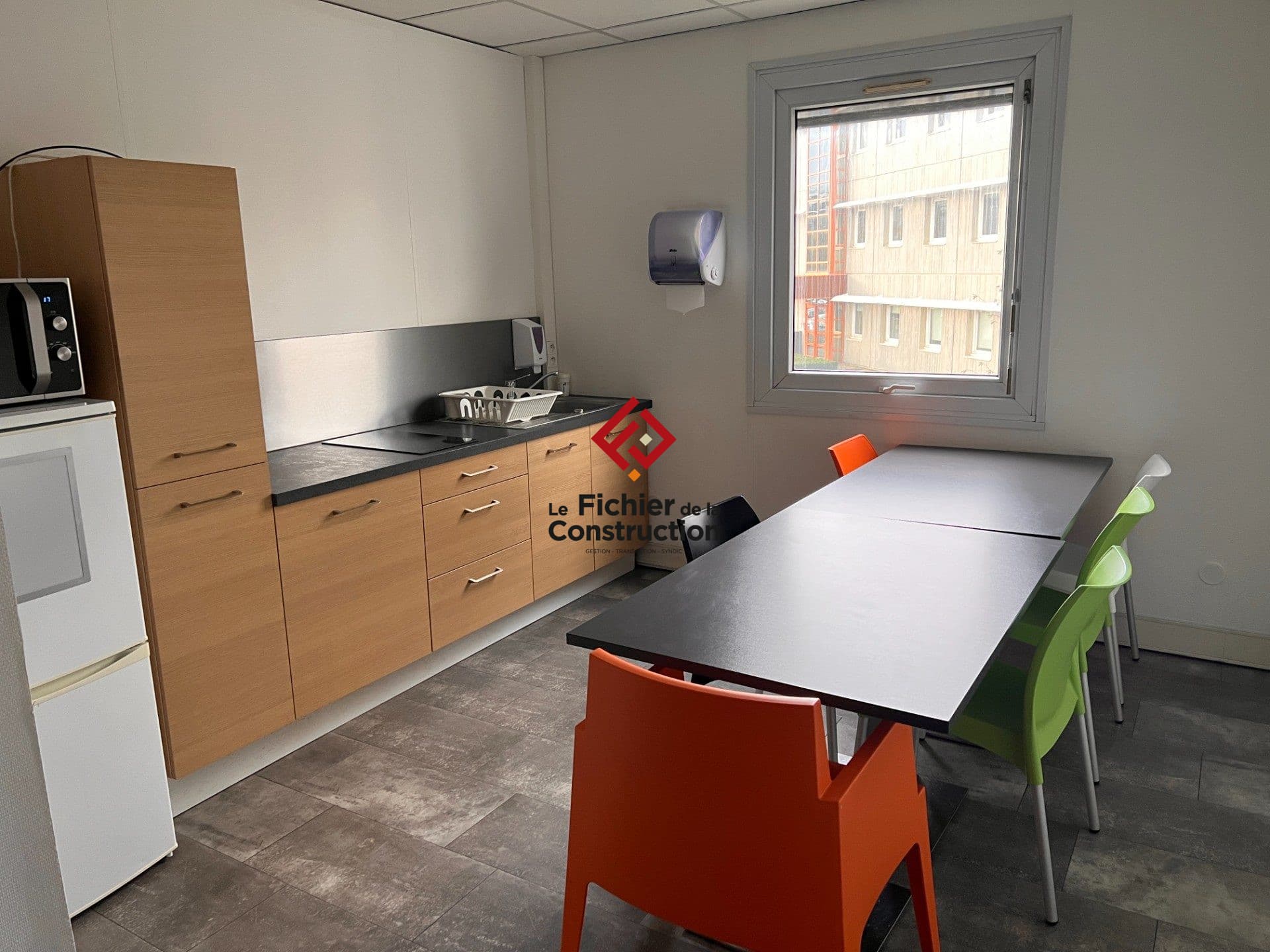 Local commercial · 361 m² · Location — photo 3