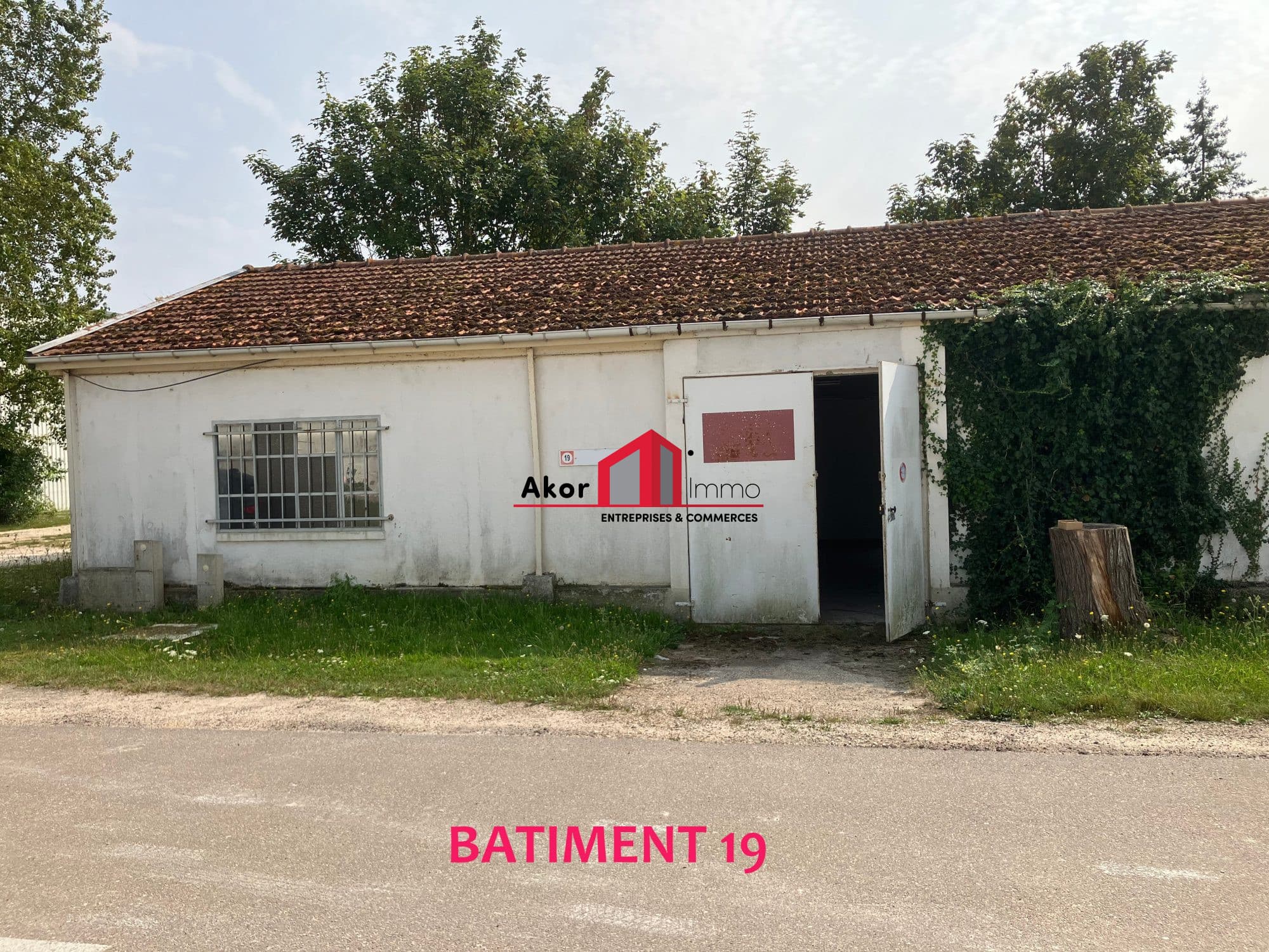 Local commercial 130 m² — AUXERRE — photo 1