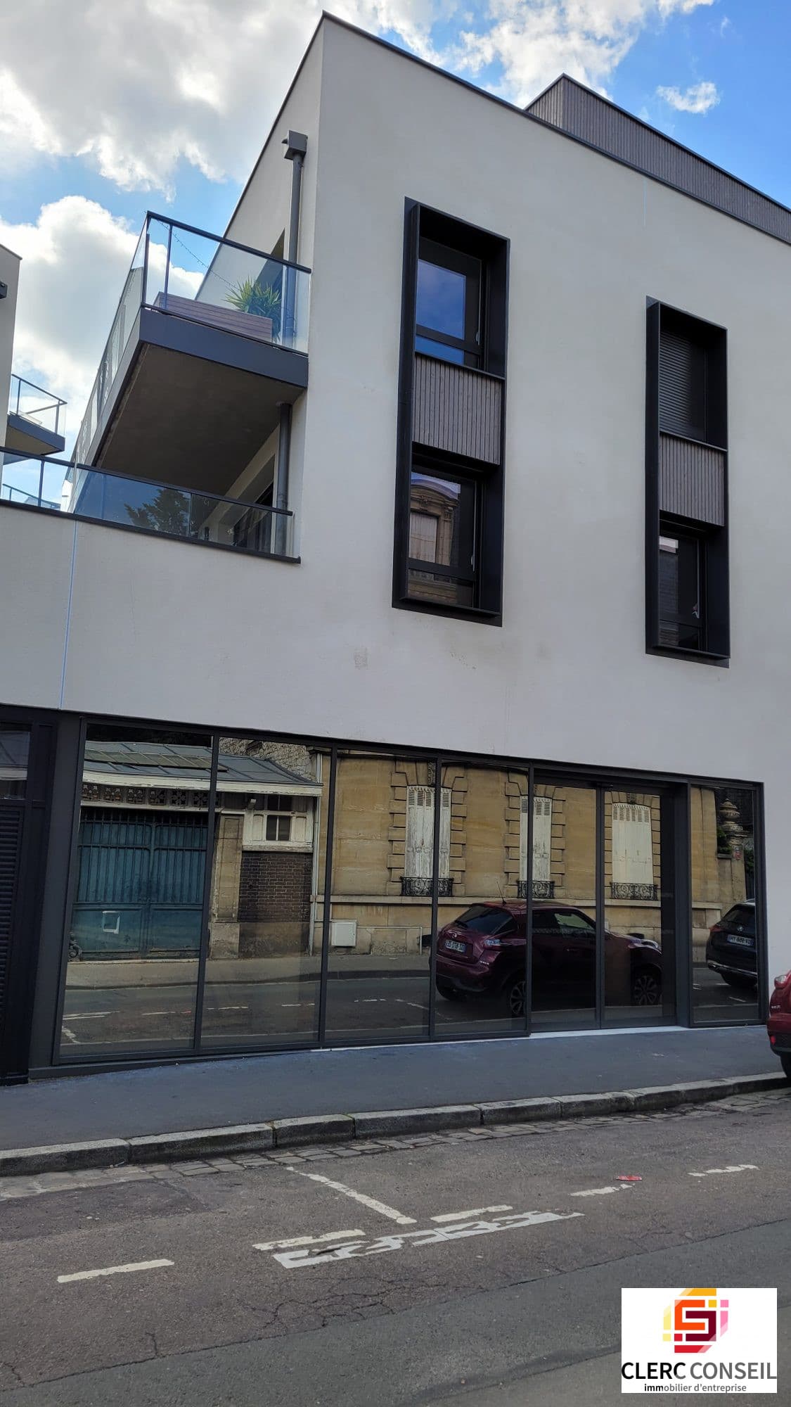 Local commercial 270 m² — VERNON — photo 1