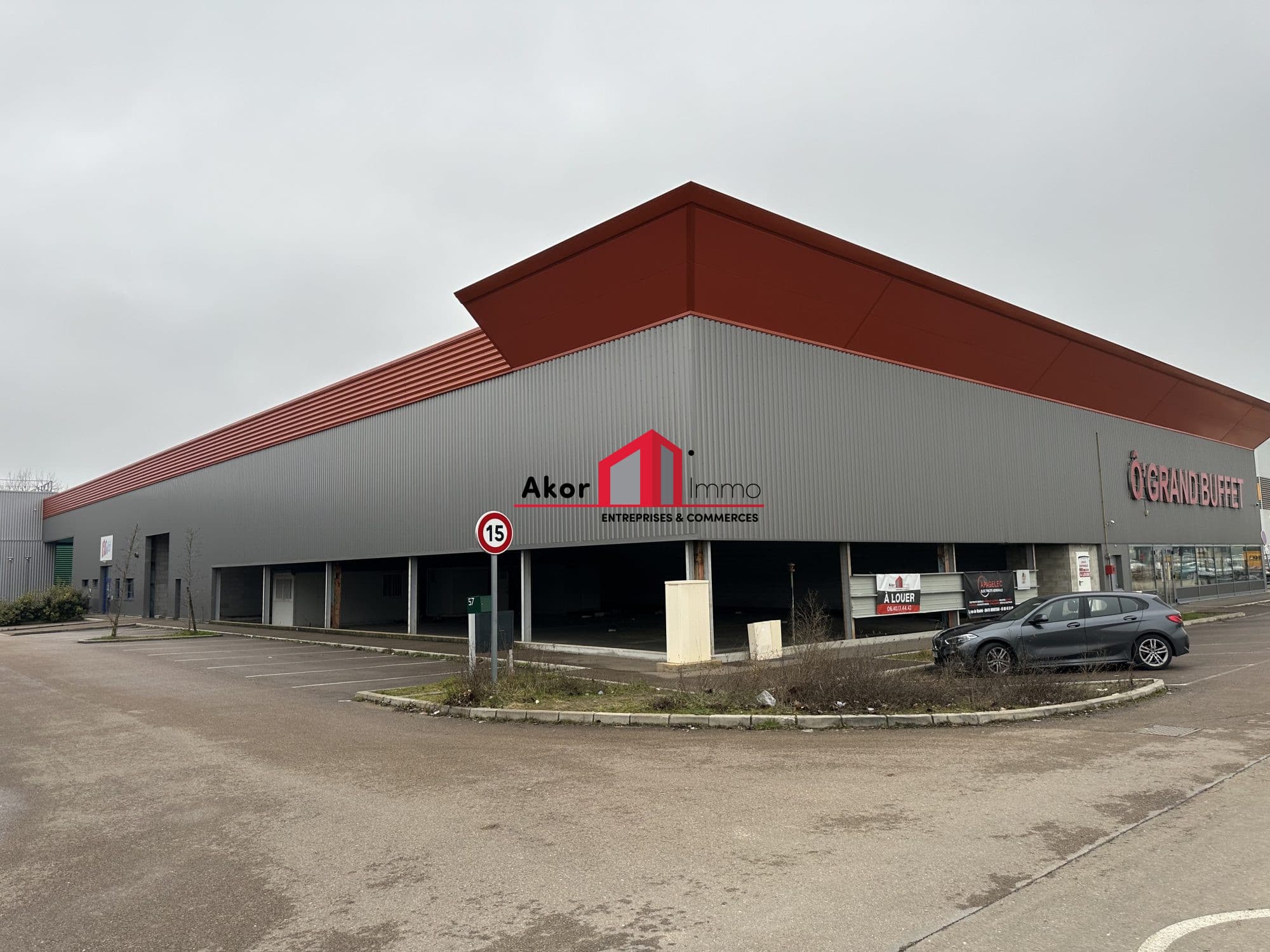 Local commercial 850 m² — AUXERRE — photo 1