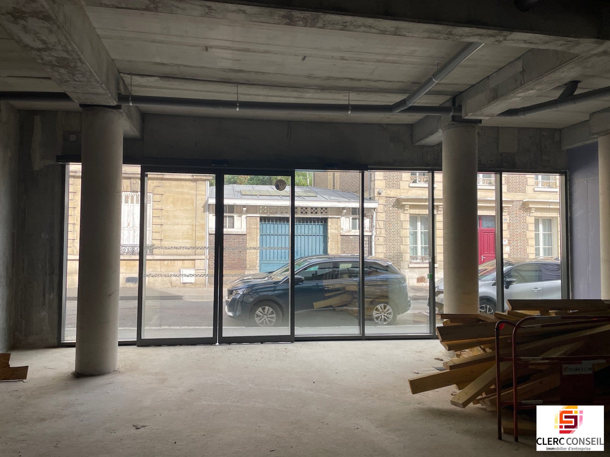 Local commercial · 270 m² · Location — photo 2