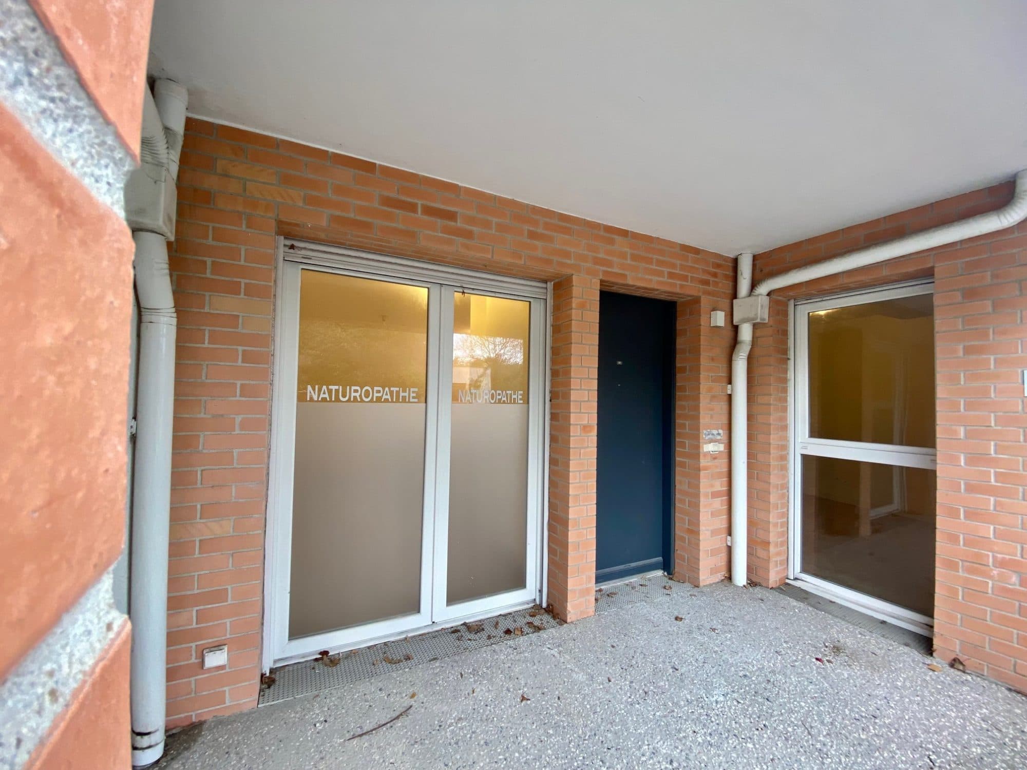 Local commercial · 43 m² · Achat des murs — photo 1