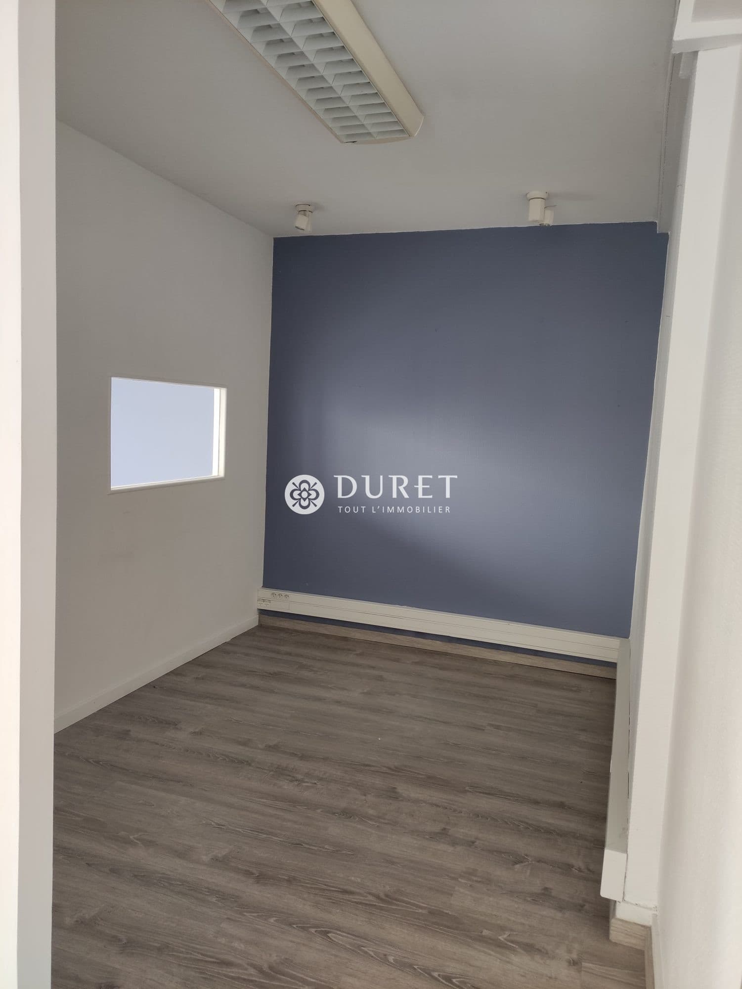 Local commercial · 90 m² · Location — photo 2