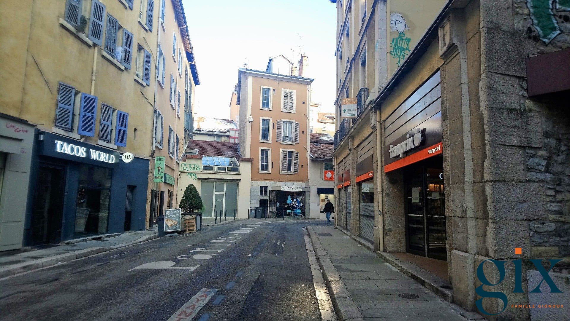 Local commercial · 45 m² · Location — photo 1
