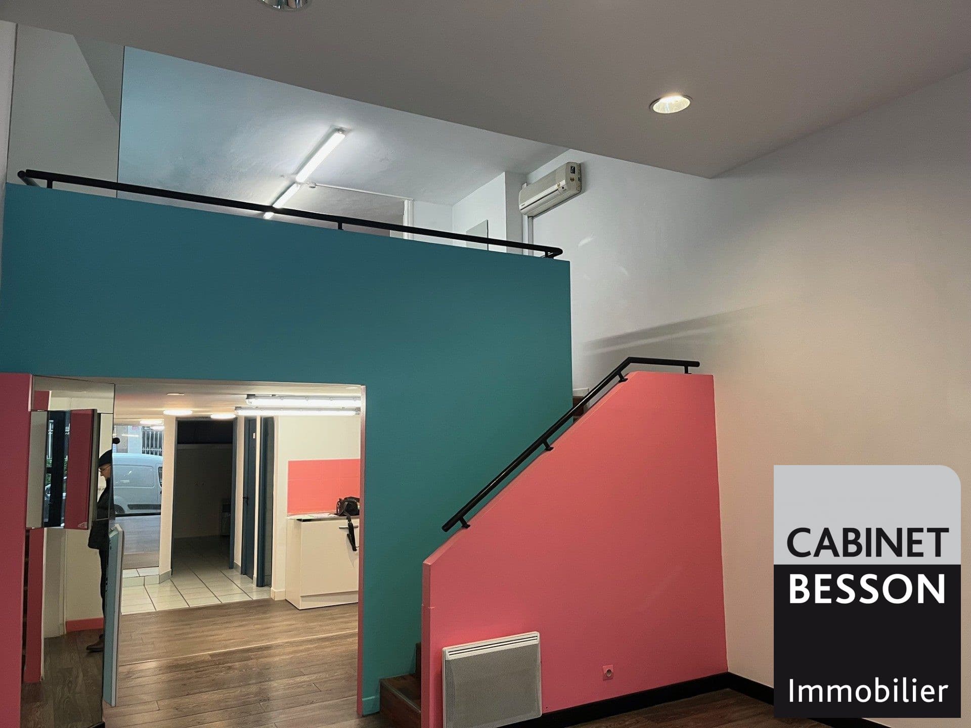 Local commercial · 65 m² · Location — photo 2