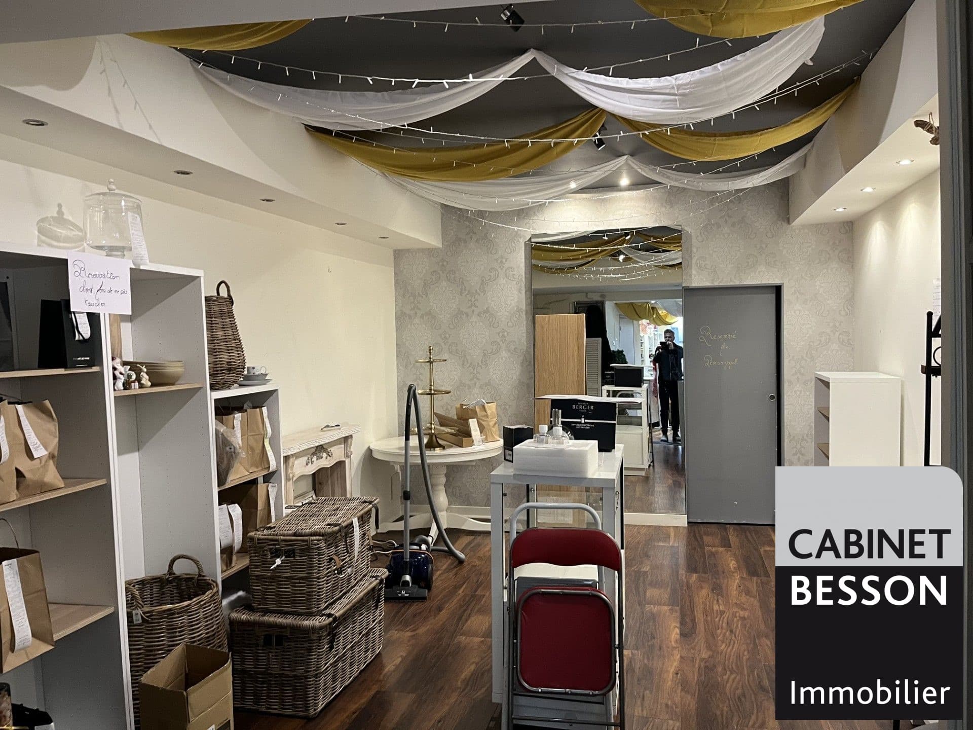 Local commercial · 77 m² · Location — photo 3