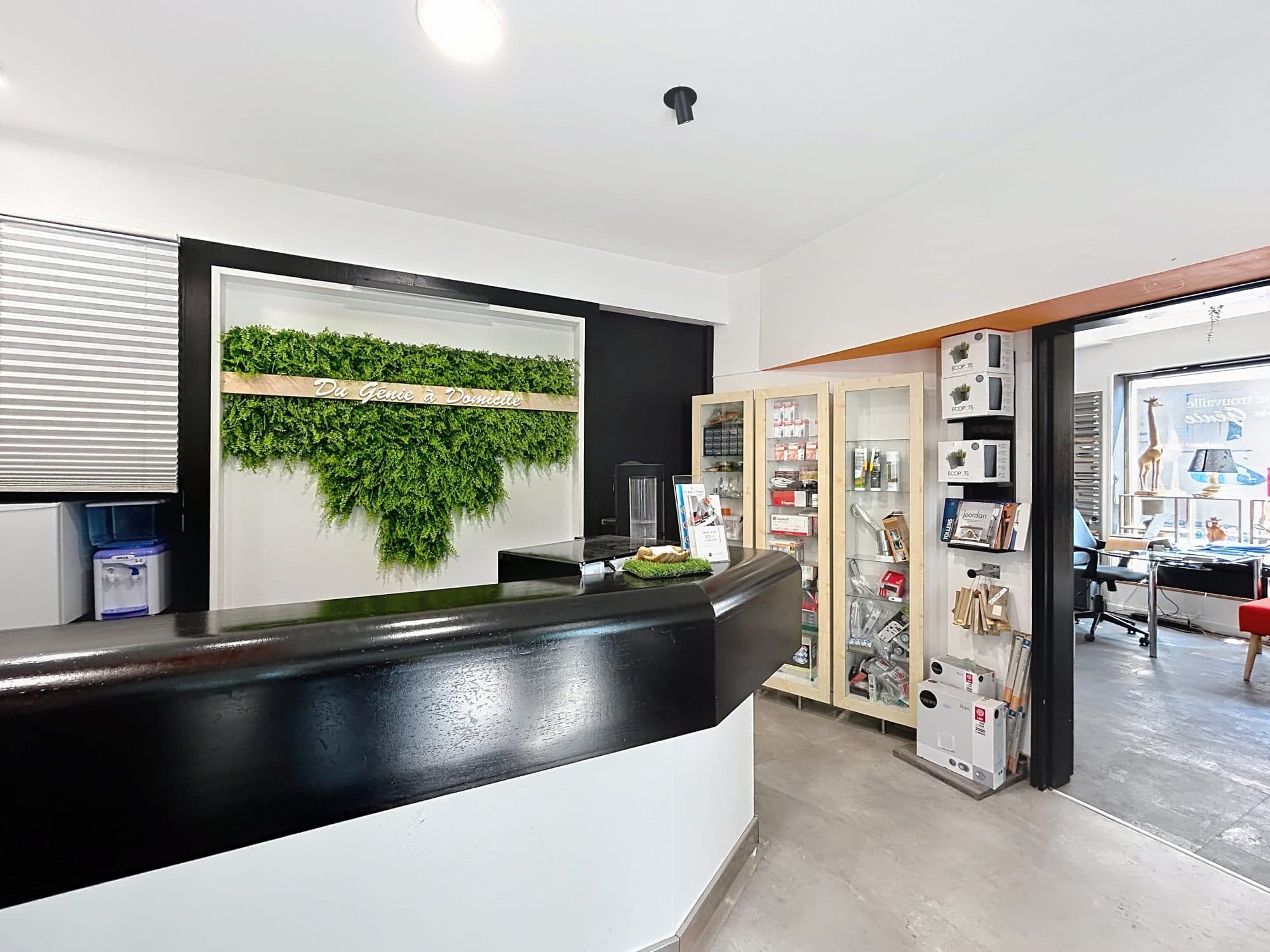 Local commercial 43 m² — STRASBOURG — photo 1