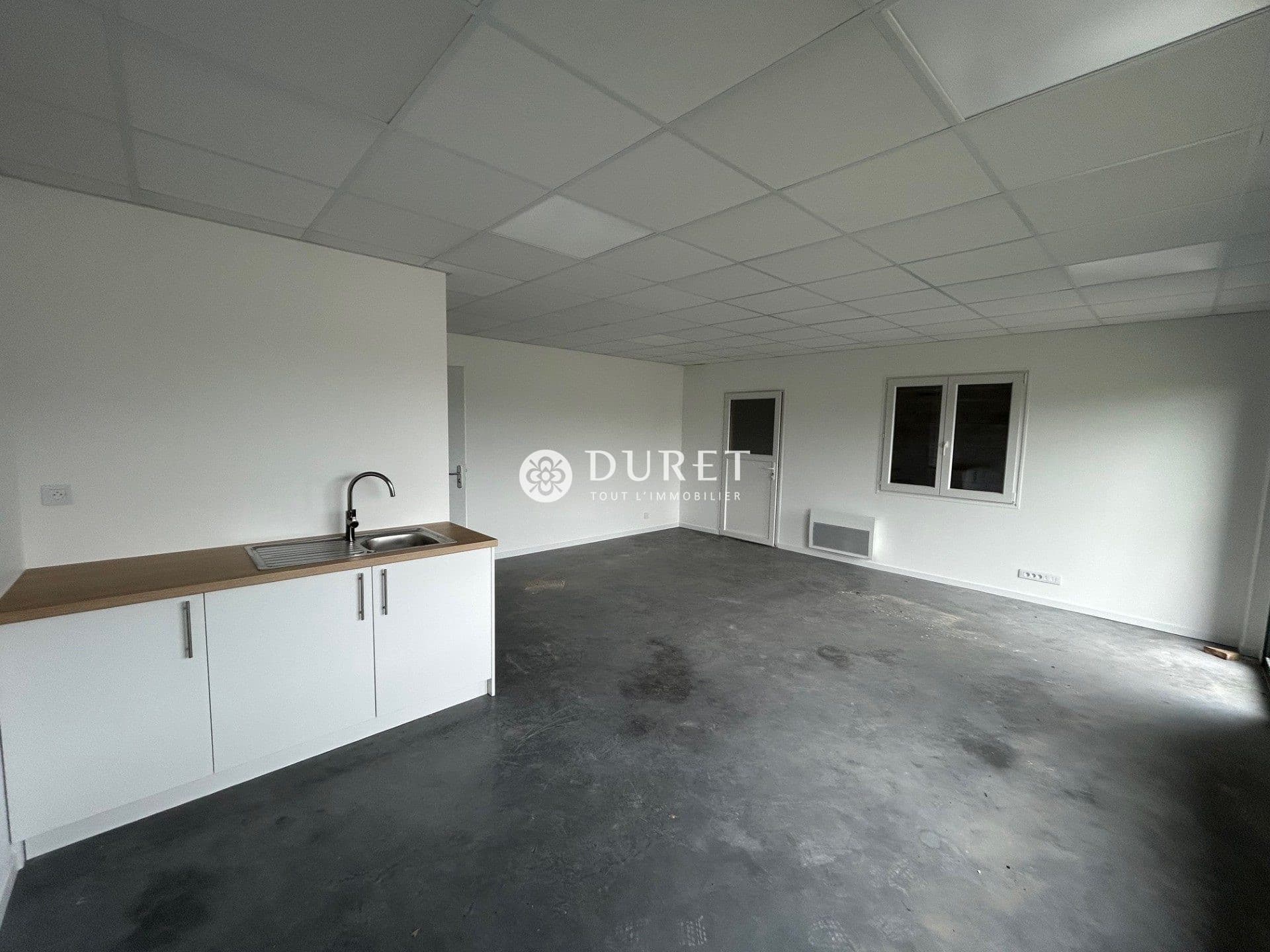 Local commercial · 307 m² · Location — photo 2