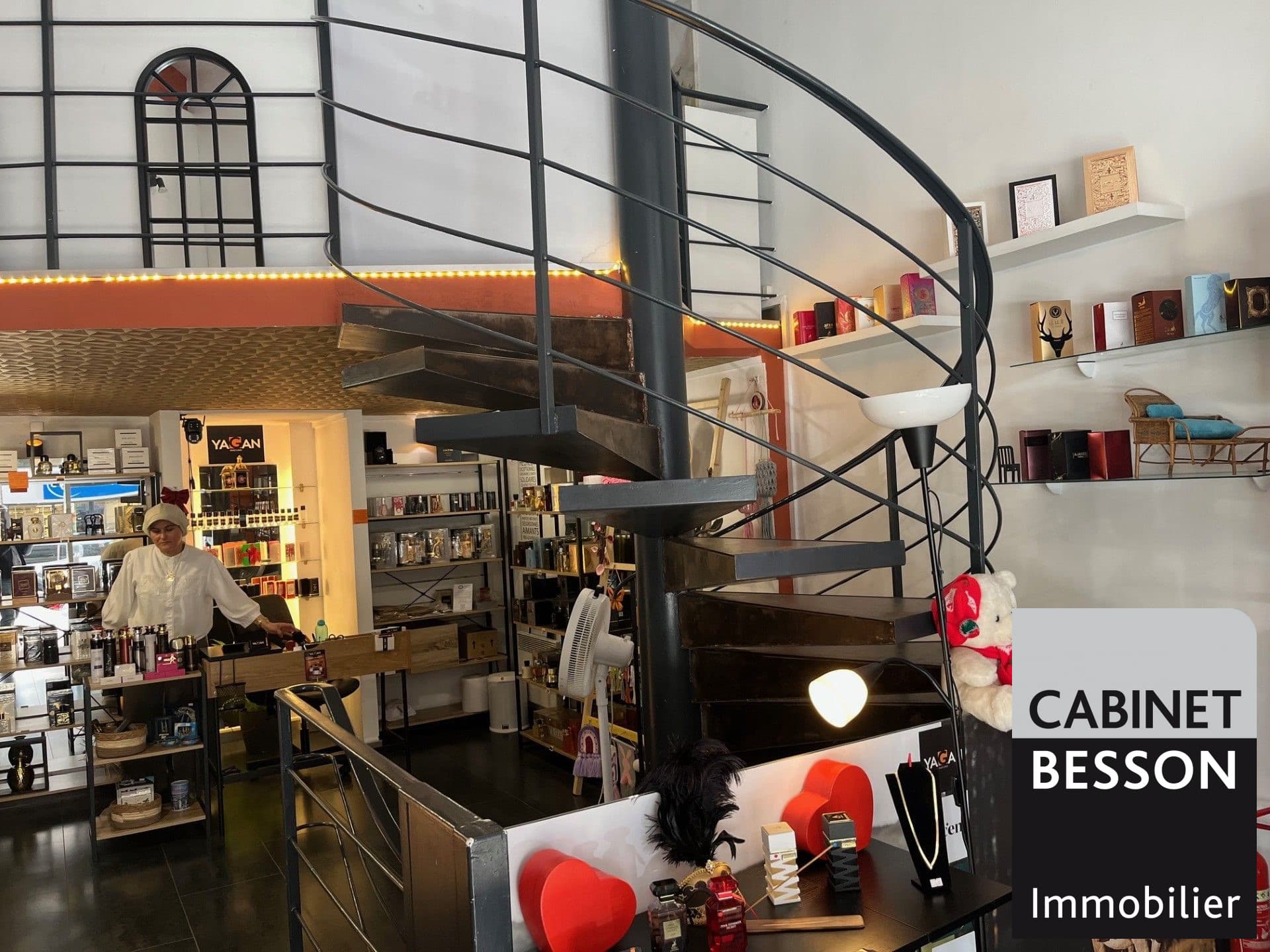 Local commercial · 53 m² · Location — photo 3