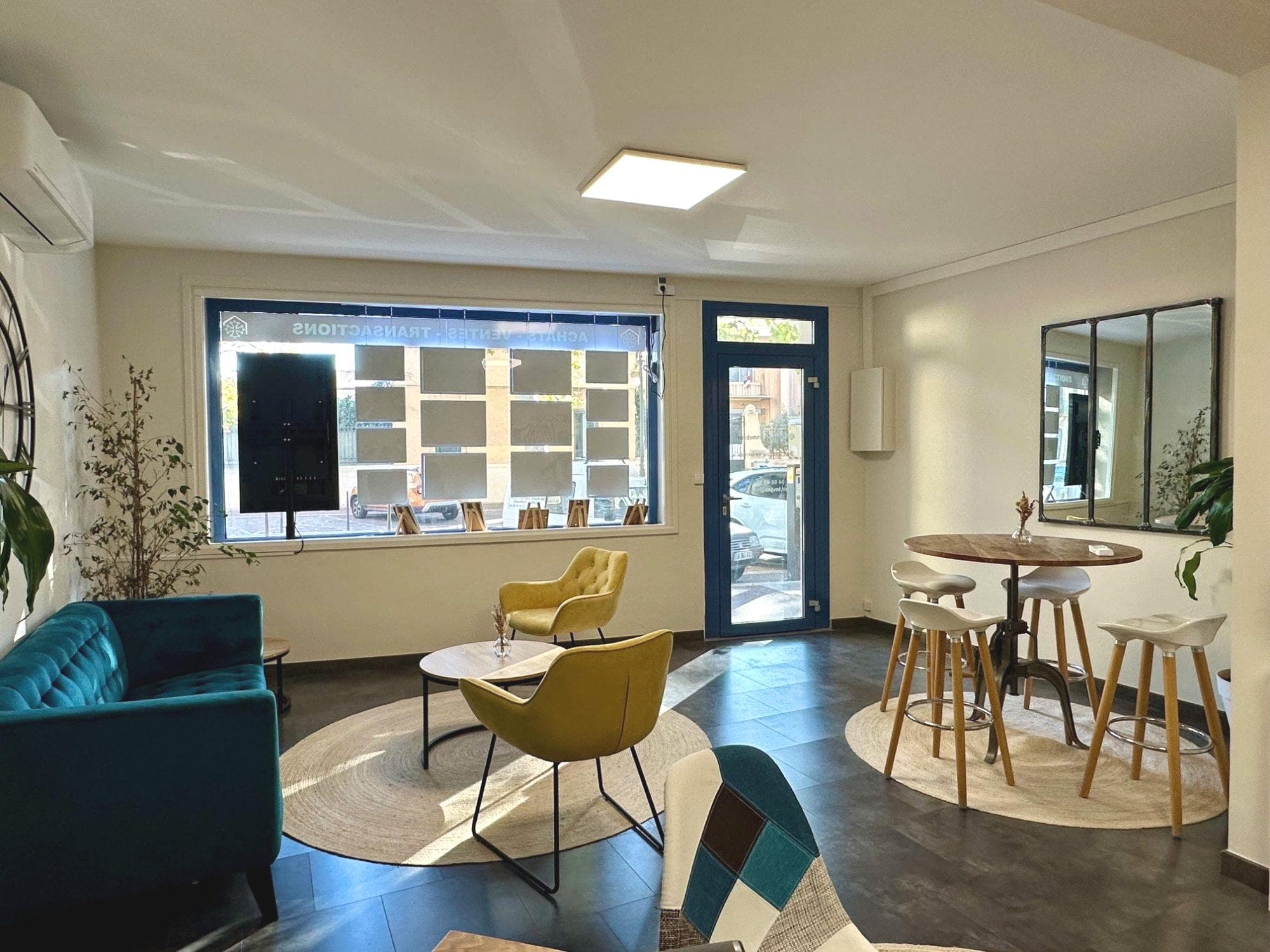 Local commercial · 64 m² · Location — photo 3