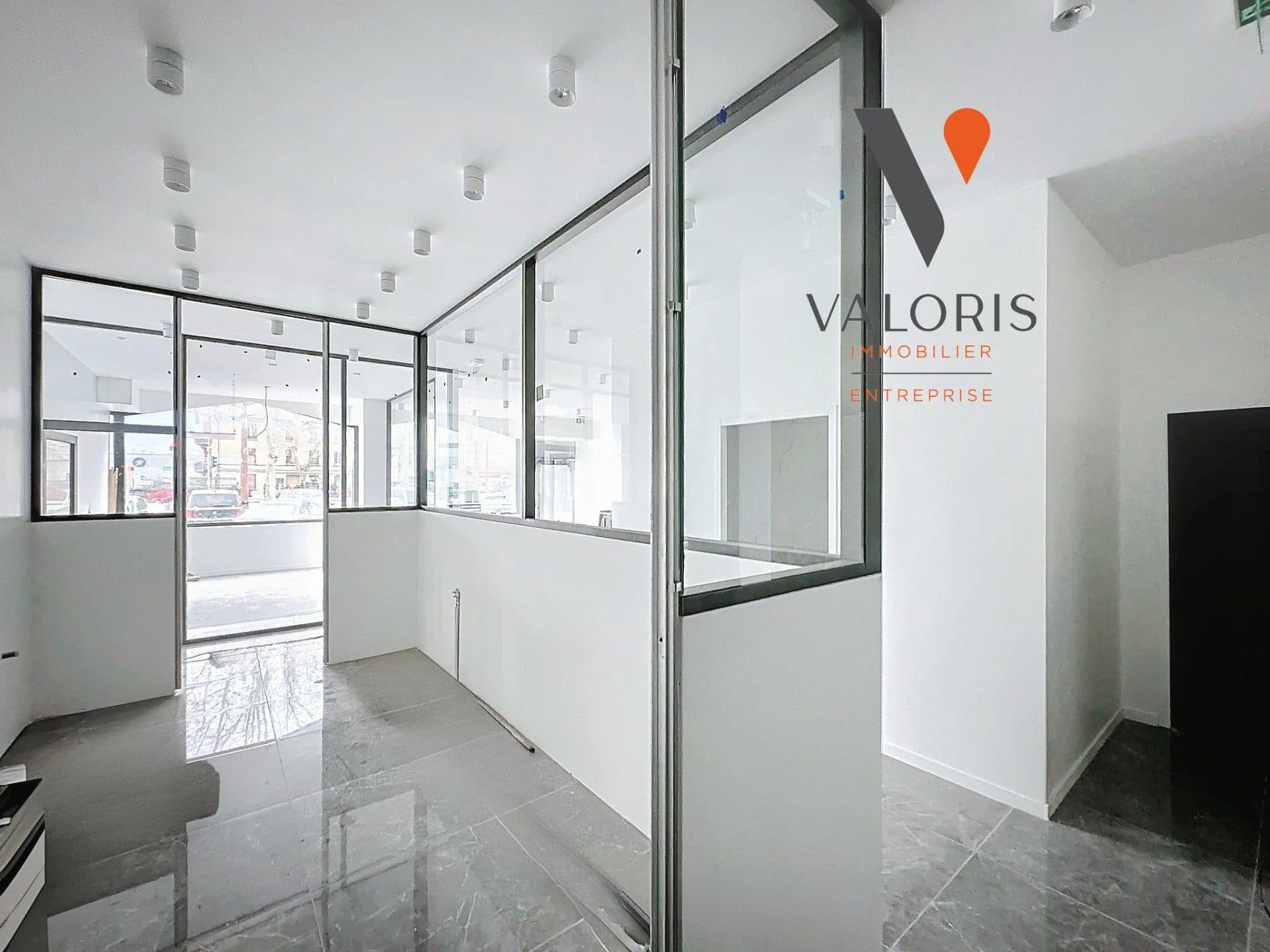 Local commercial · 270 m² · Location — photo 2