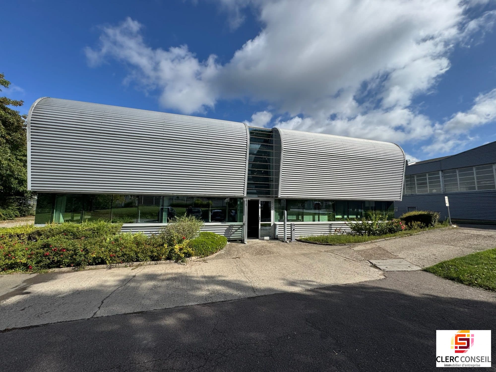Local commercial · 1700 m² · Location — photo 1