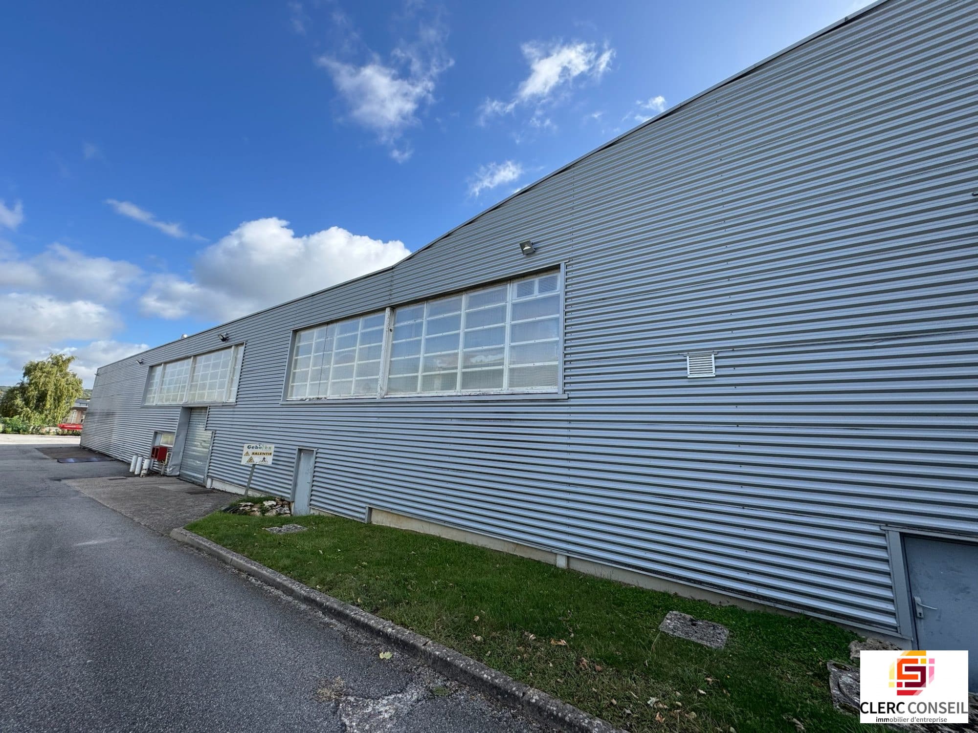 Local commercial · 1700 m² · Location — photo 3