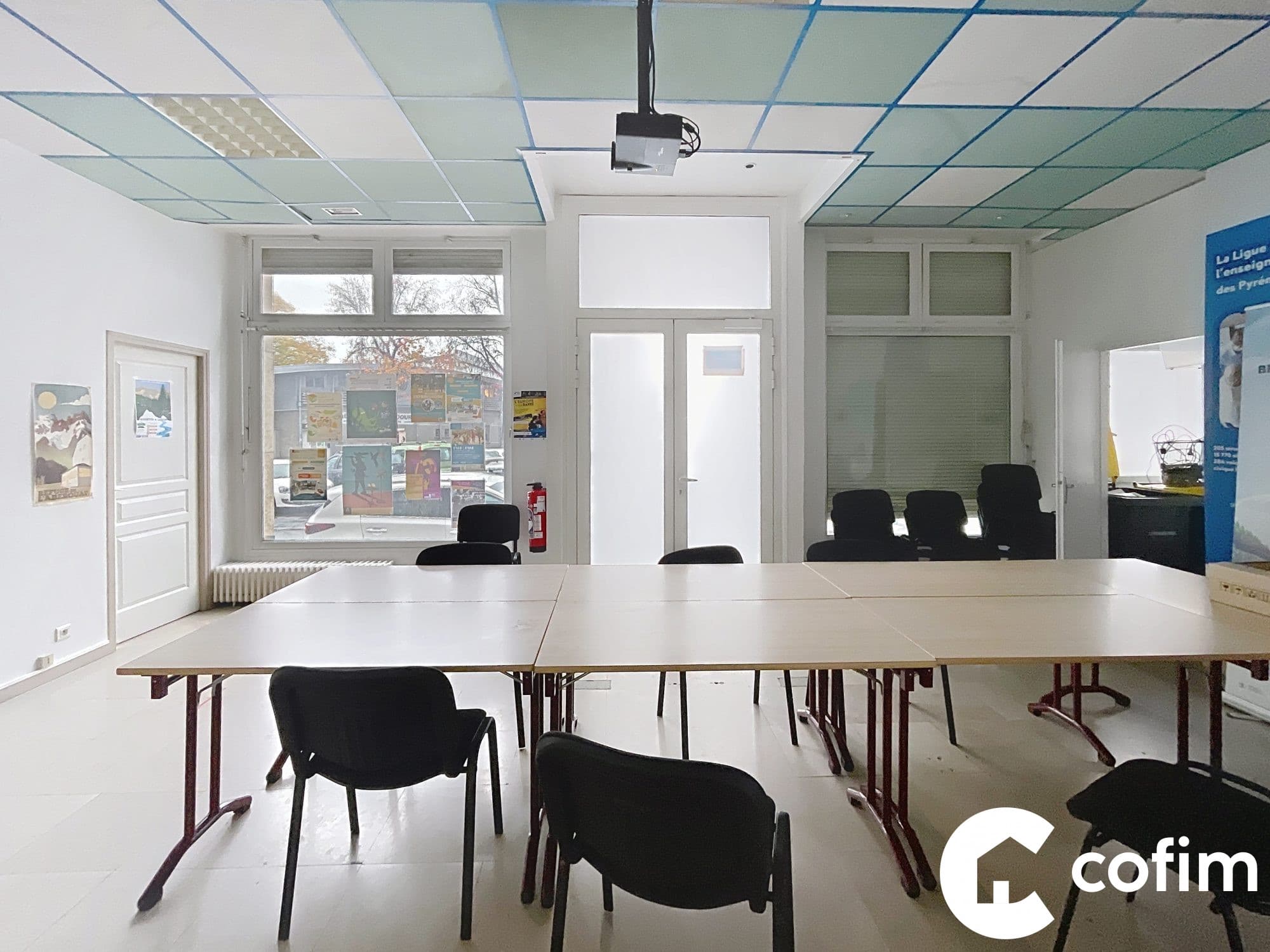 Local commercial 95 m² — PAU — photo 1