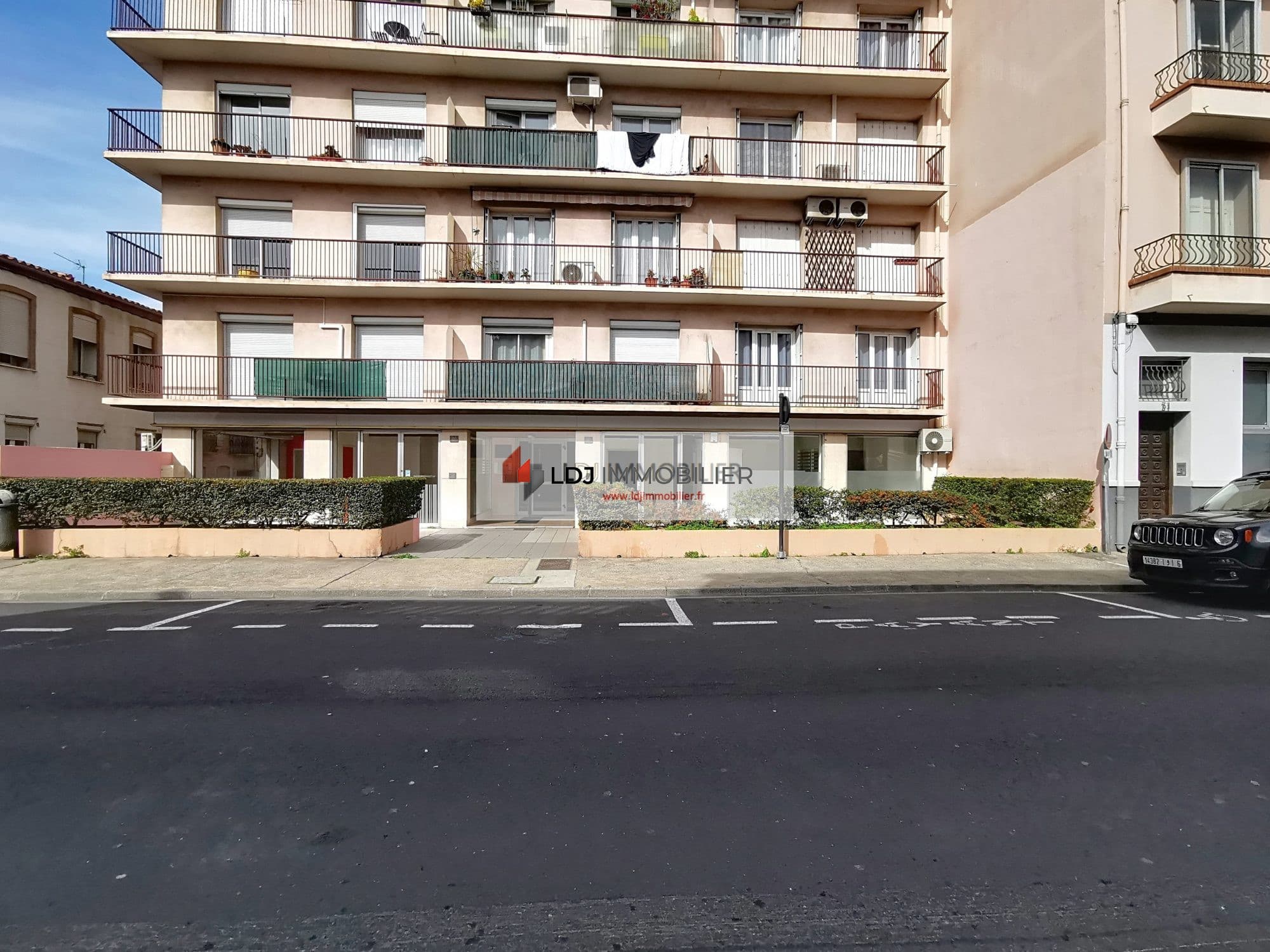 Local commercial 220 m² — PERPIGNAN — photo 1