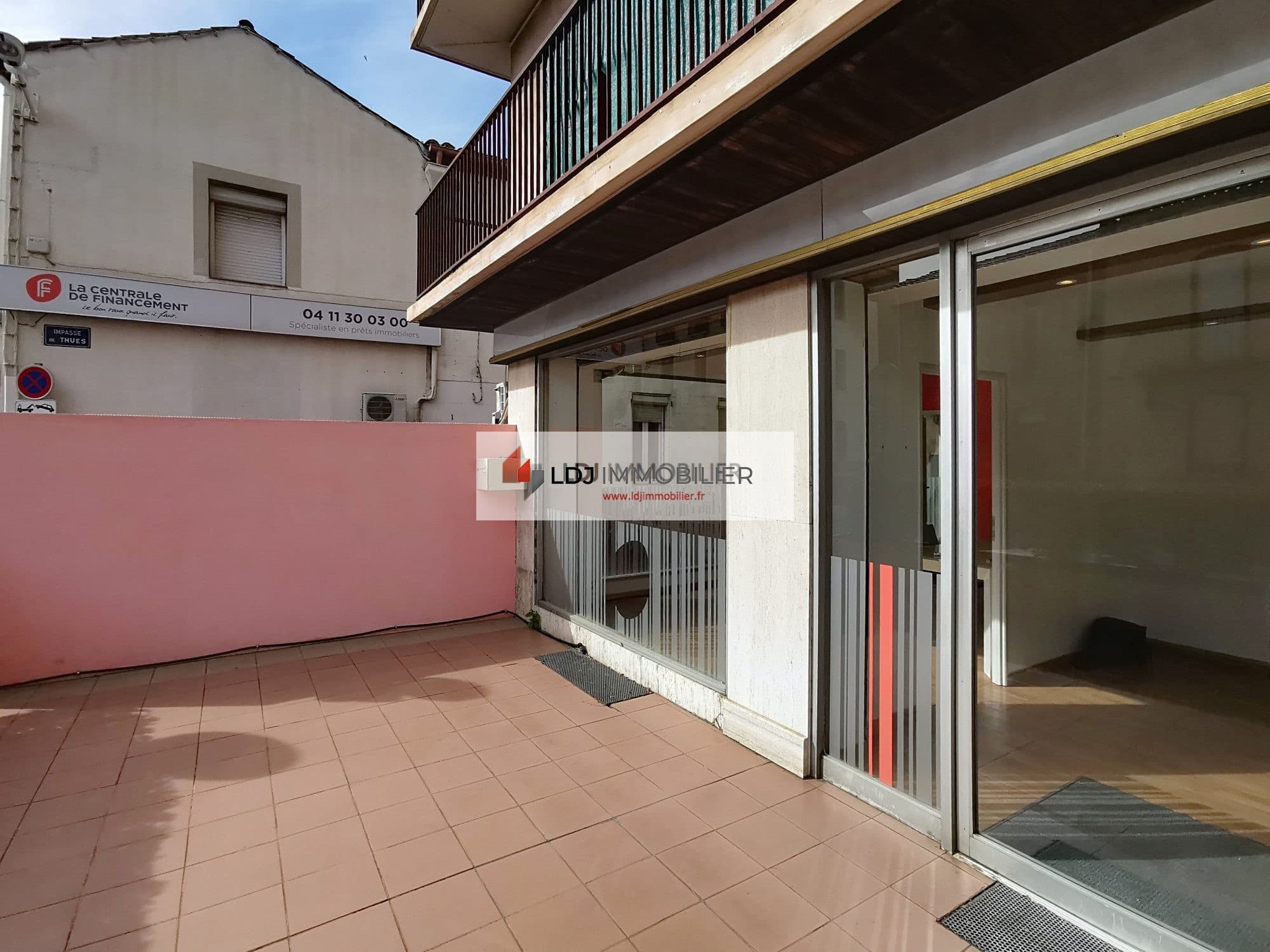 Local commercial · 220 m² · Location — photo 3