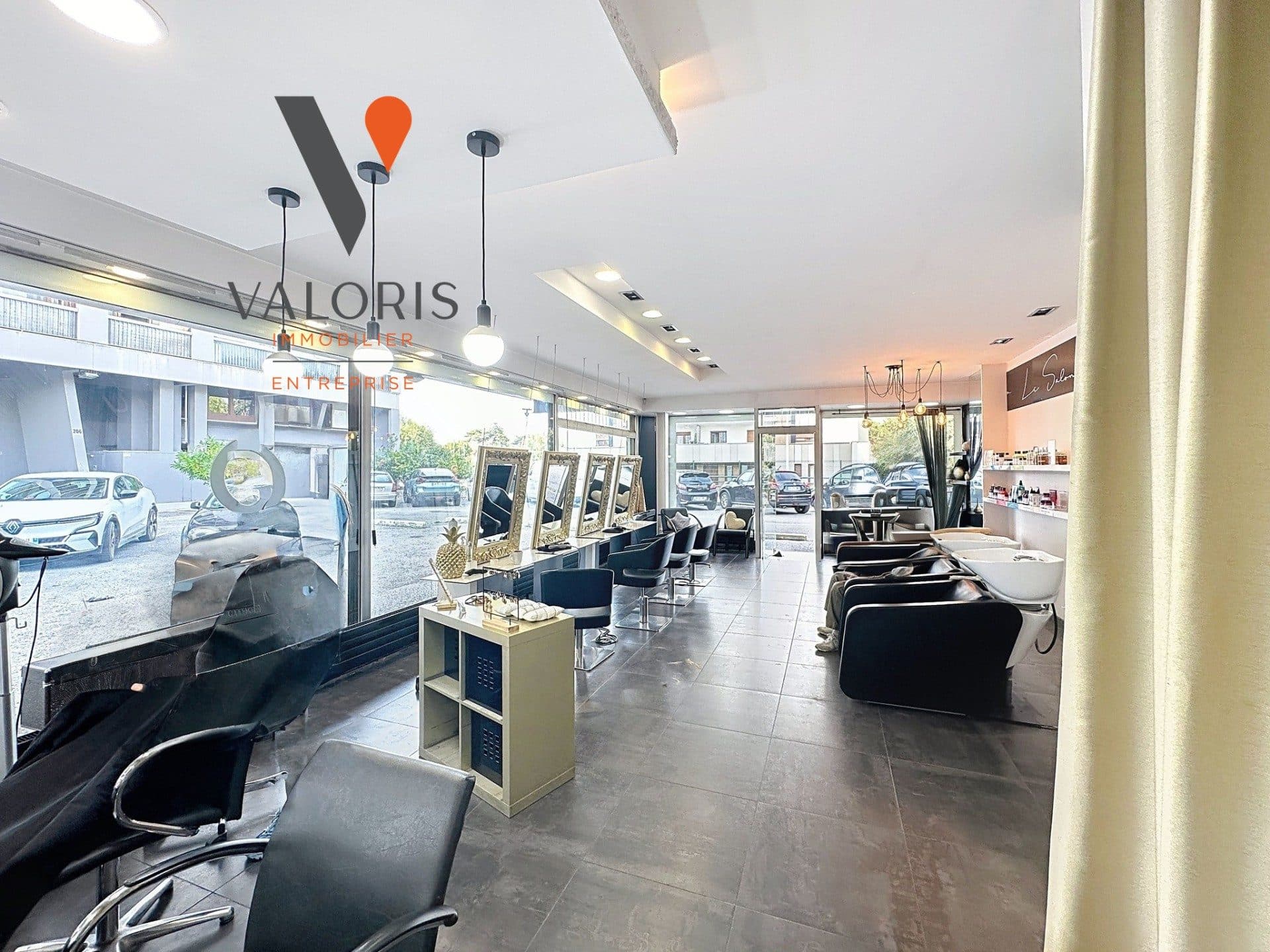 Local commercial 90 m² — GRENOBLE — photo 1