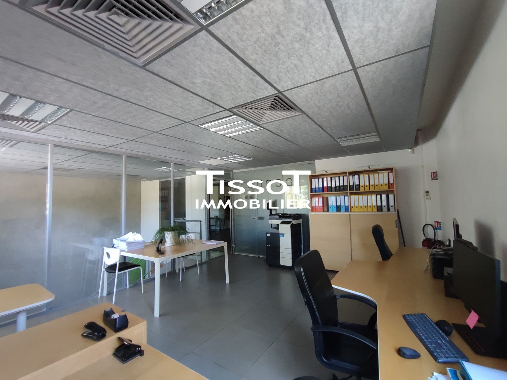 Local commercial · 164 m² · Achat des murs — photo 3
