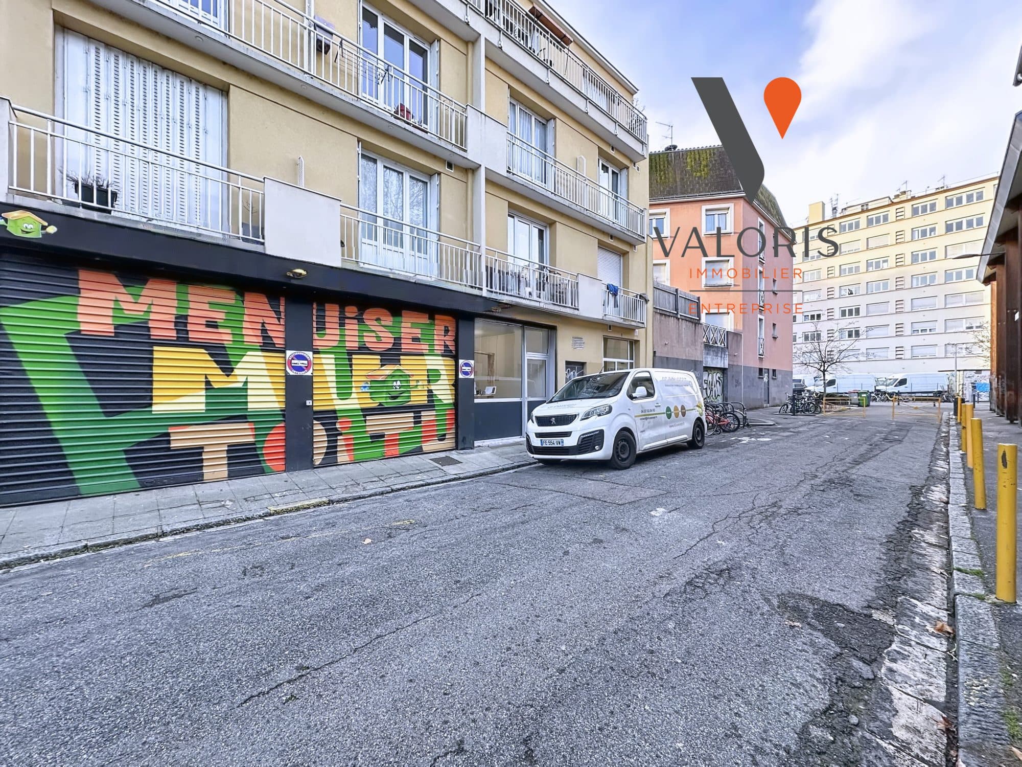 Local commercial 144 m² — GRENOBLE — photo 1