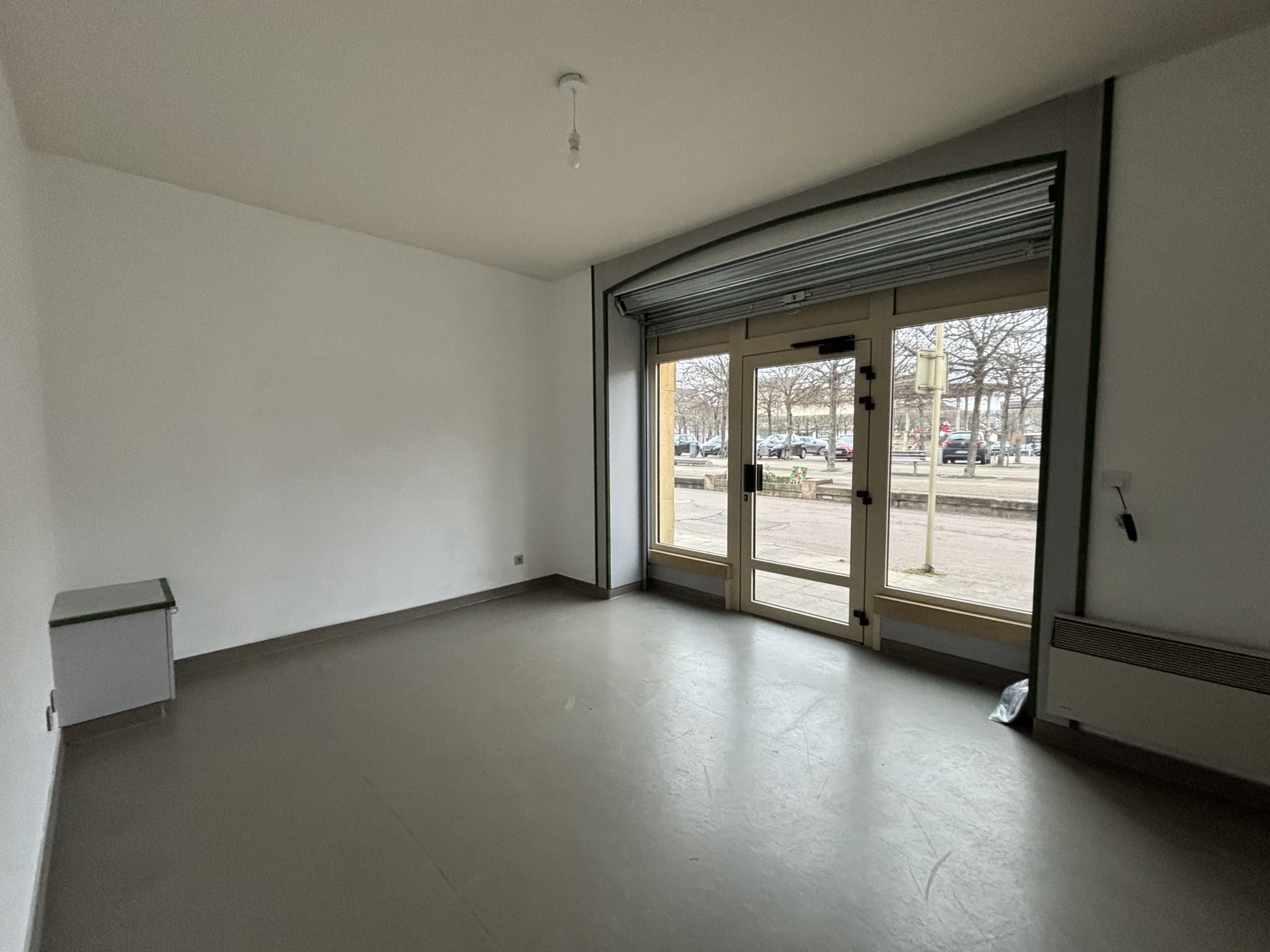 Local commercial · 127 m² · Location — photo 1