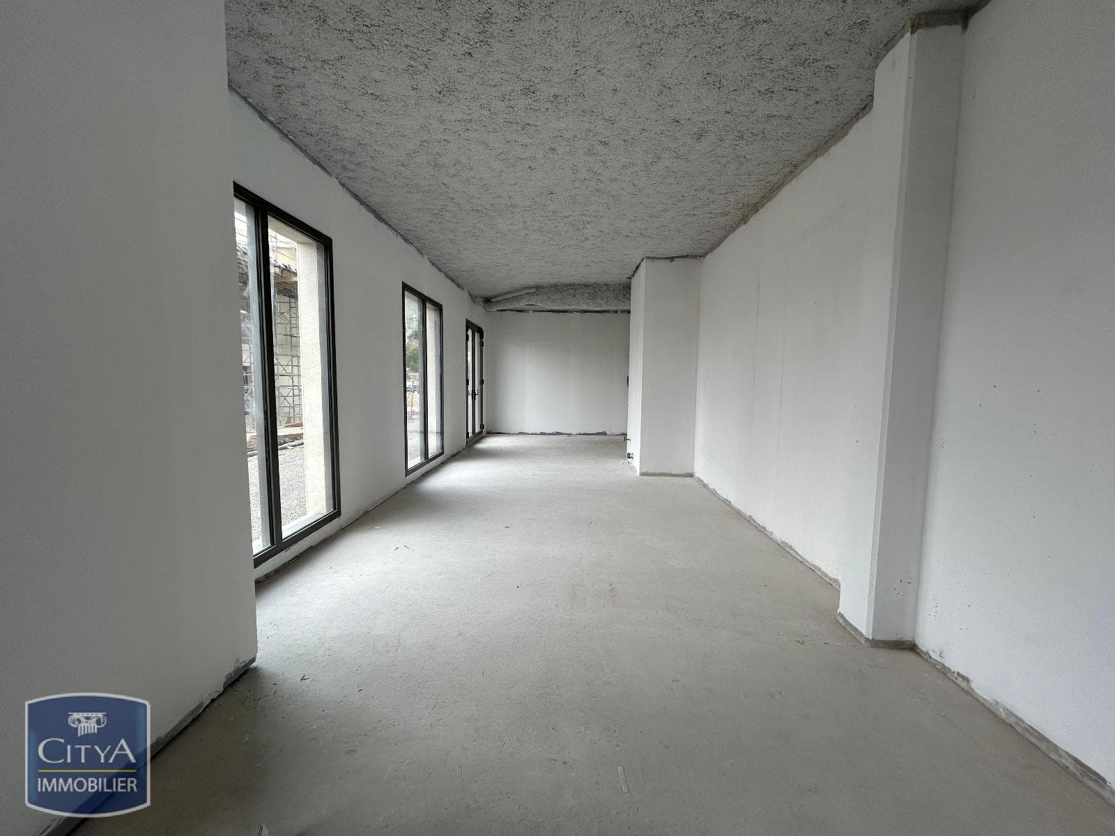 Local commercial · 59 m² · Location — photo 2