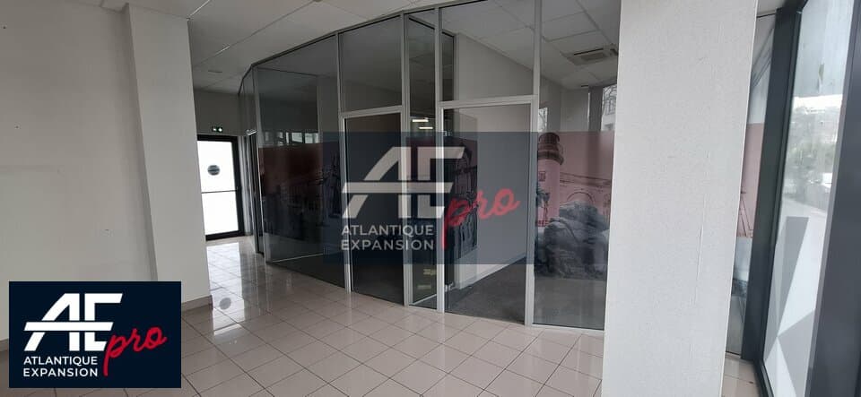 Local commercial · 188 m² · Location — photo 3
