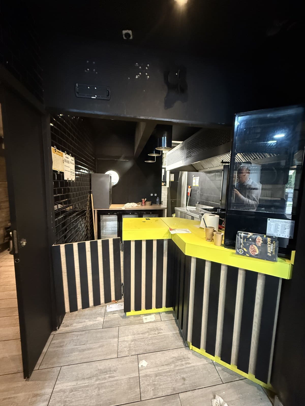 Local commercial · 105 m² · Achat des murs — photo 3