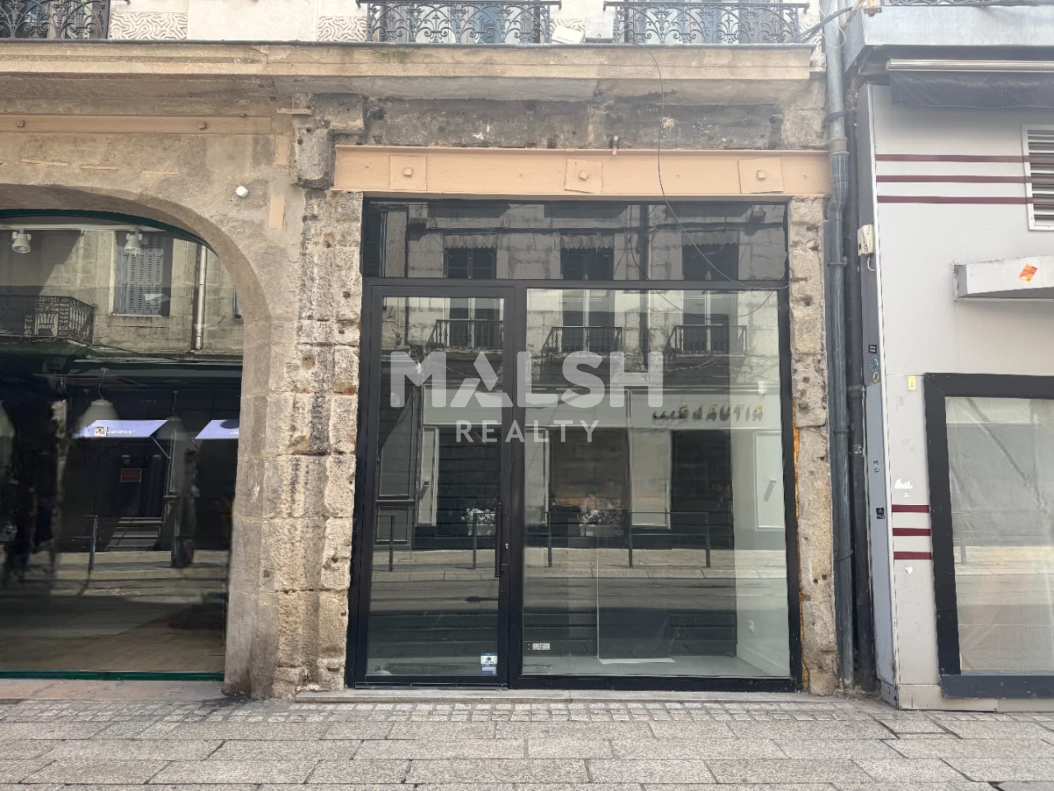 Local commercial 80 m² — LOIRE — photo 1