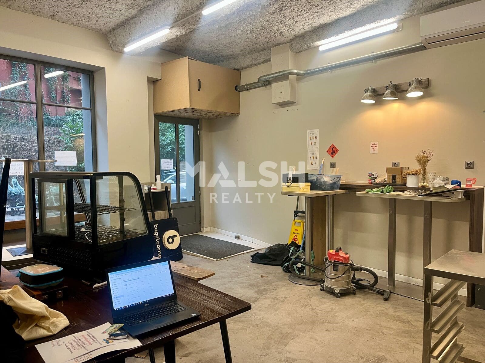 Local commercial · 49 m² · Location — photo 2