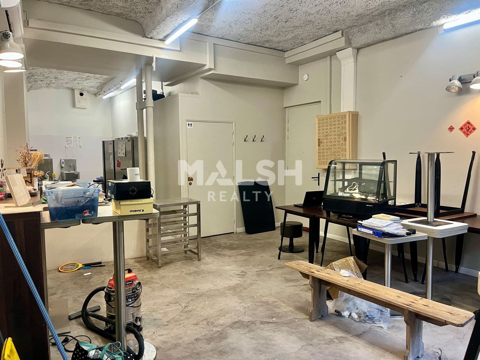 Local commercial · 49 m² · Location — photo 3