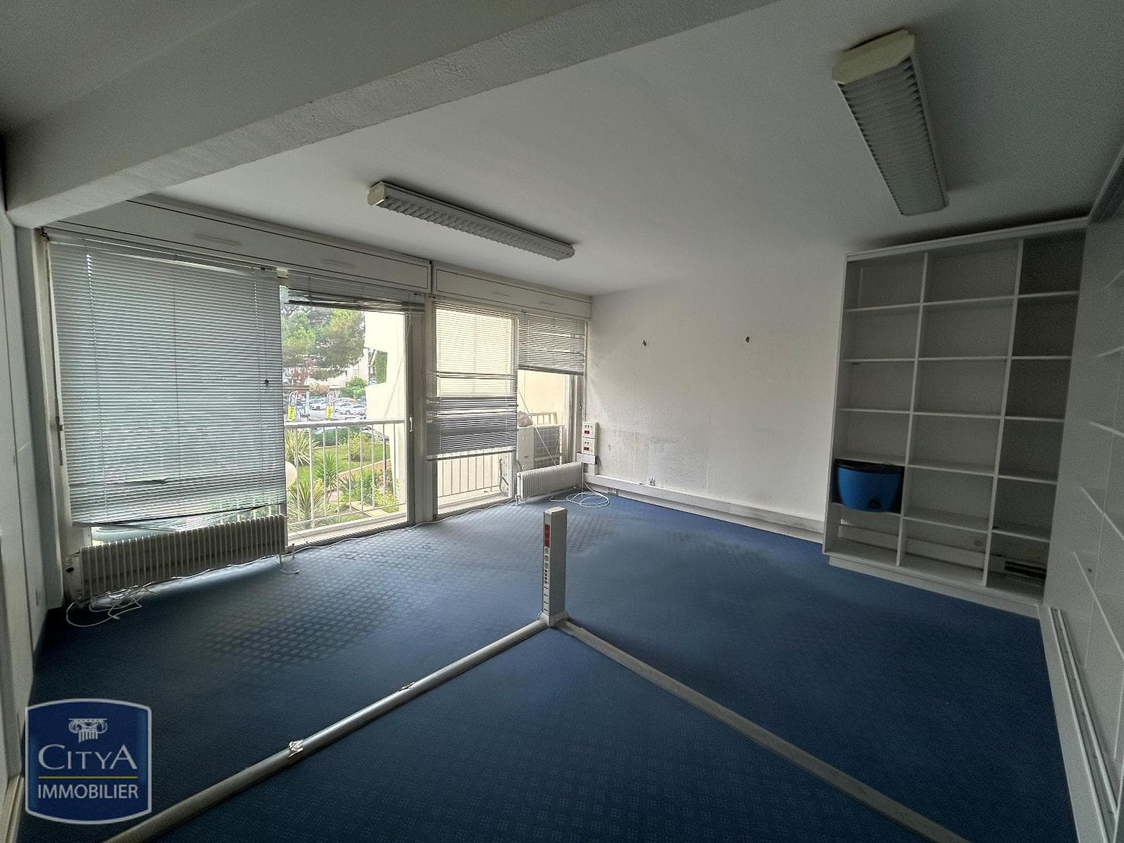 Local commercial · 100 m² · Location — photo 3