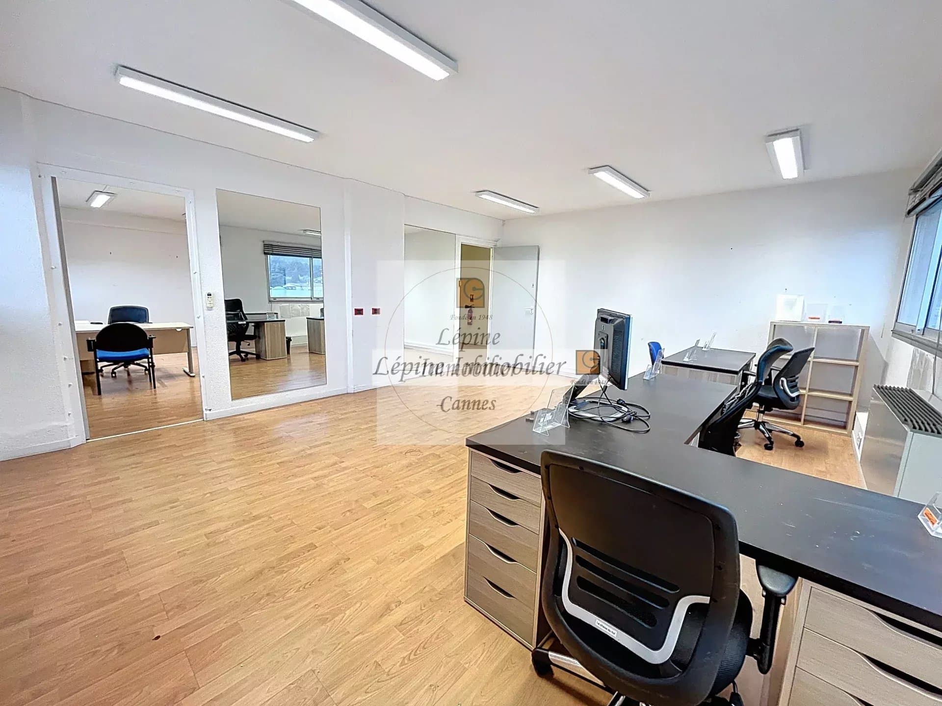 Local commercial · 100 m² · Location — photo 2