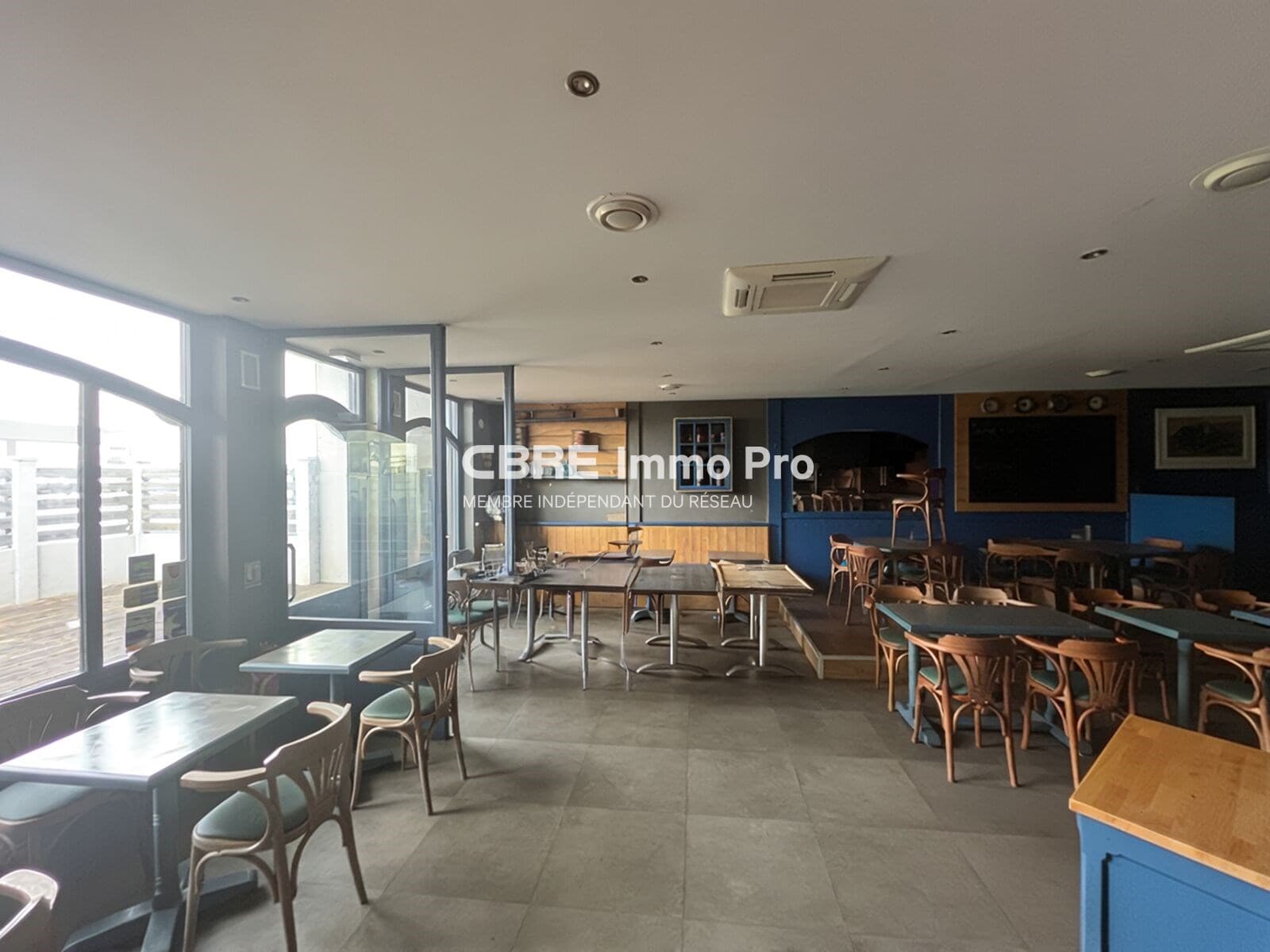 Local commercial 364 m² — VIENNE — photo 1