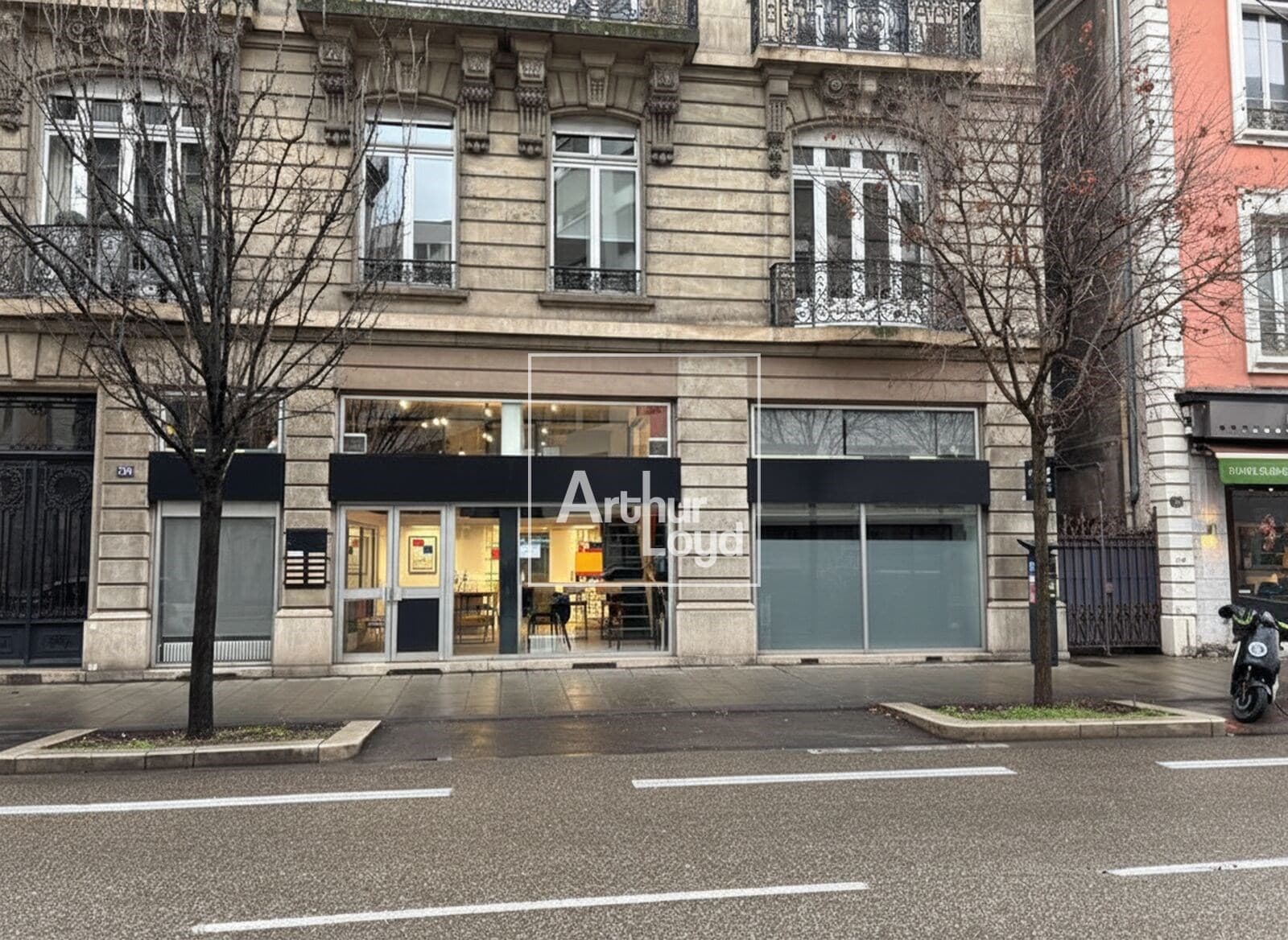 Local commercial · 212 m² · Achat des murs — photo 1