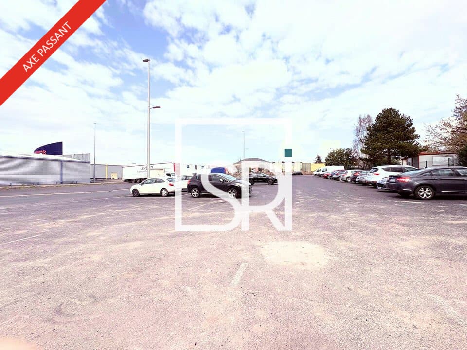 Local commercial · 440 m² · Location — photo 3