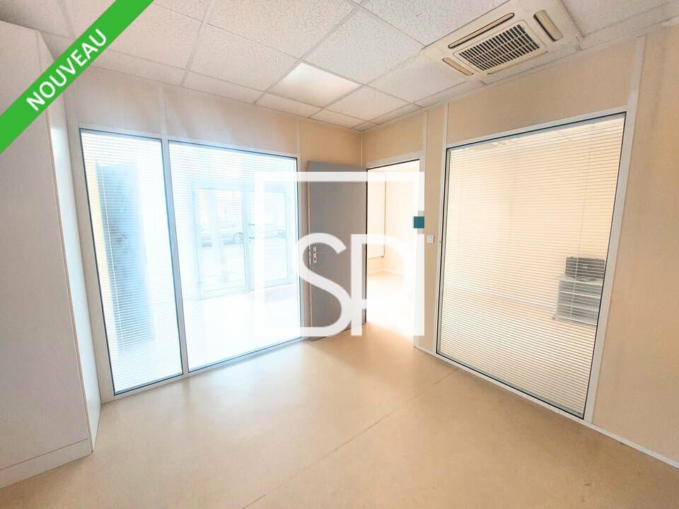 Local commercial · 65 m² · Location — photo 3