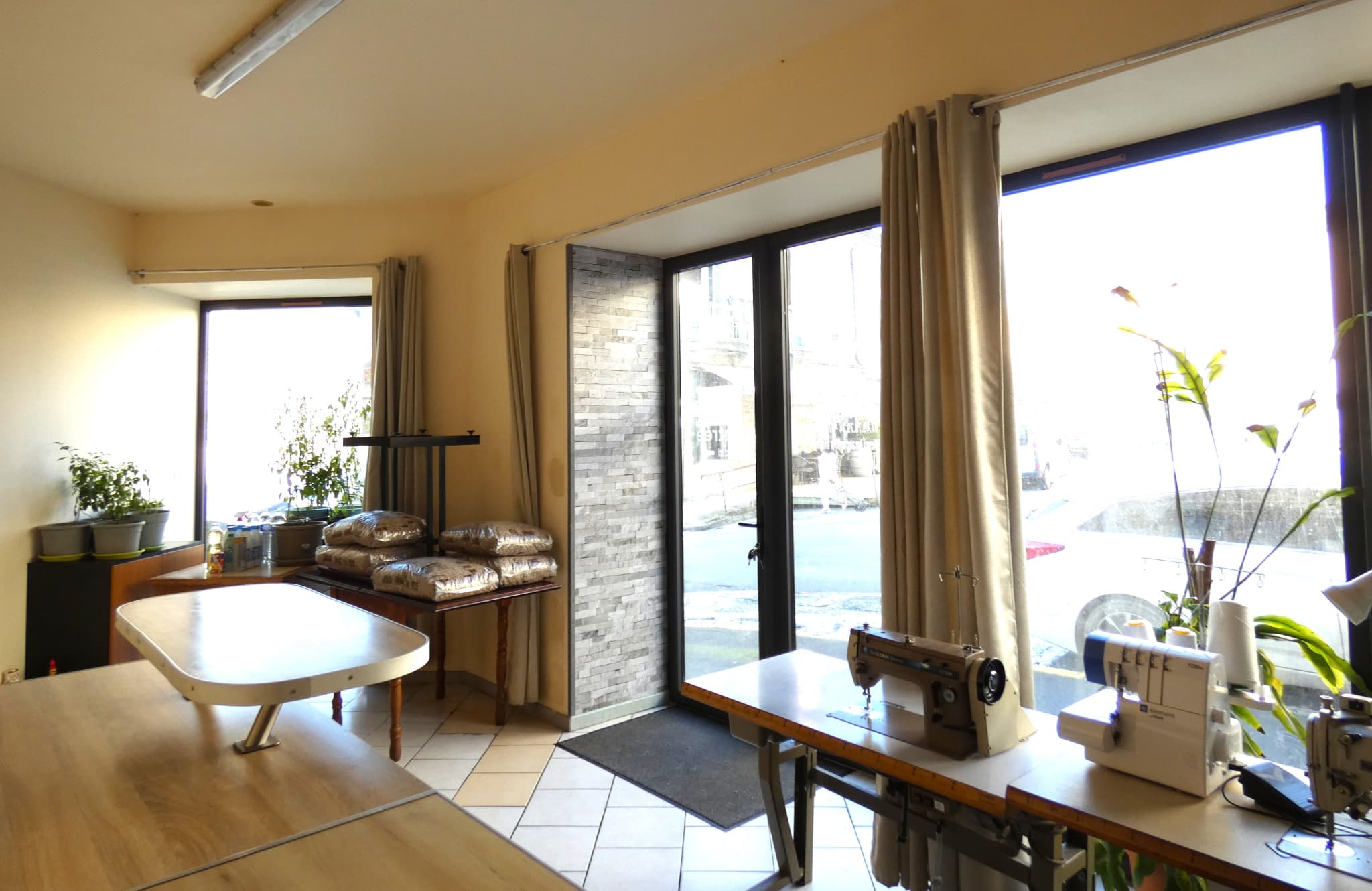 Local commercial 90 m² — PERIGUEUX — photo 1